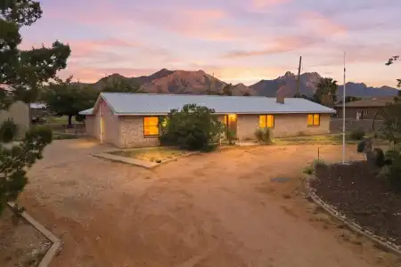 6626 Hawk Road, Las Cruces, New Mexico 88012, 4 Bedrooms Bedrooms, ,1.75 BathroomsBathrooms,Residential,For Sale,Hawk,2601169