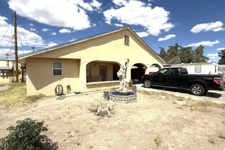 1040 Van Patten Avenue, Las Cruces, New Mexico 88001, 2 Bedrooms Bedrooms, ,1 BathroomBathrooms,Residential,For Sale,Van Patten,2601178