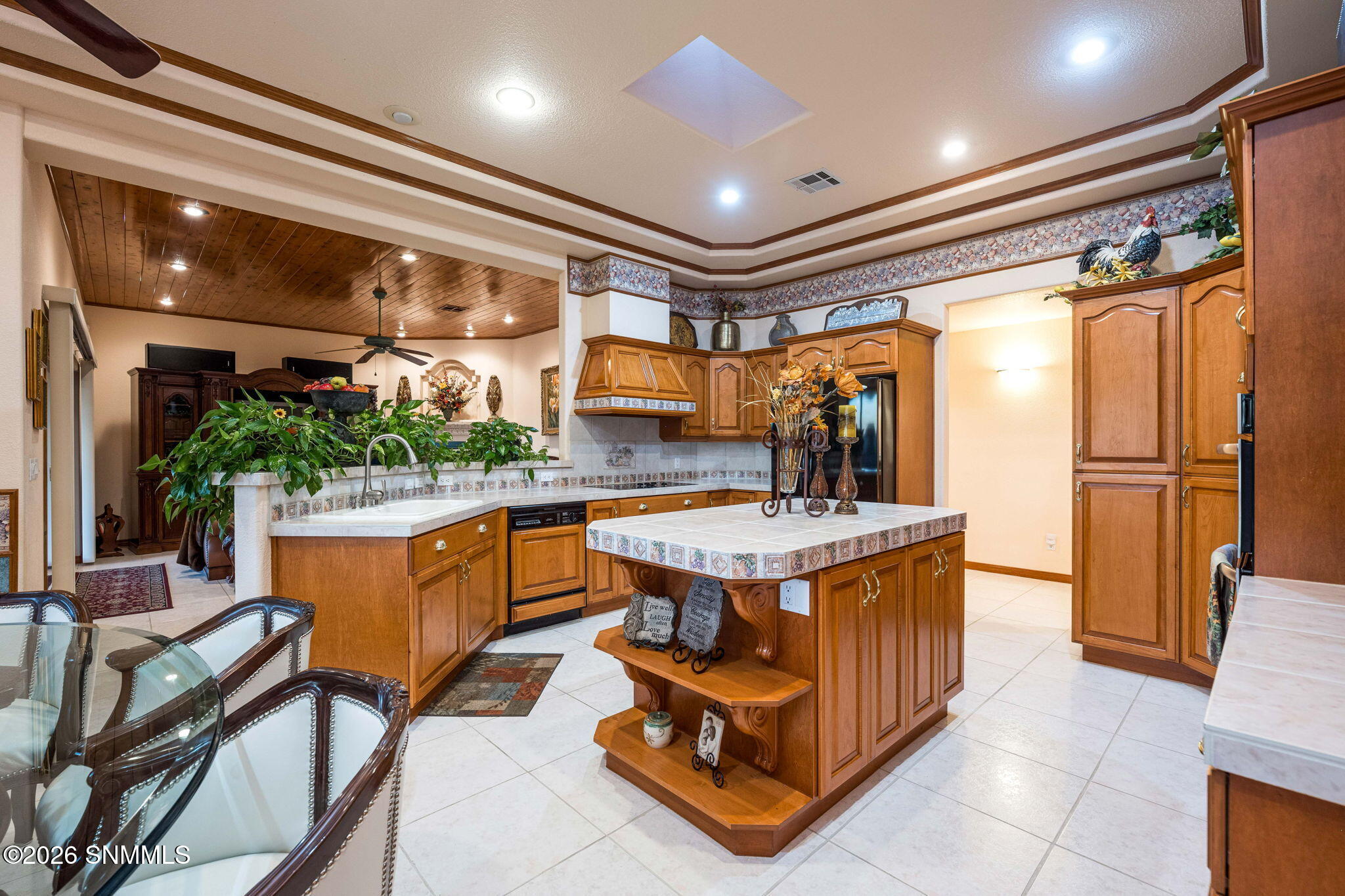 14-web-or-mls-Snappin Homes (Superstitio