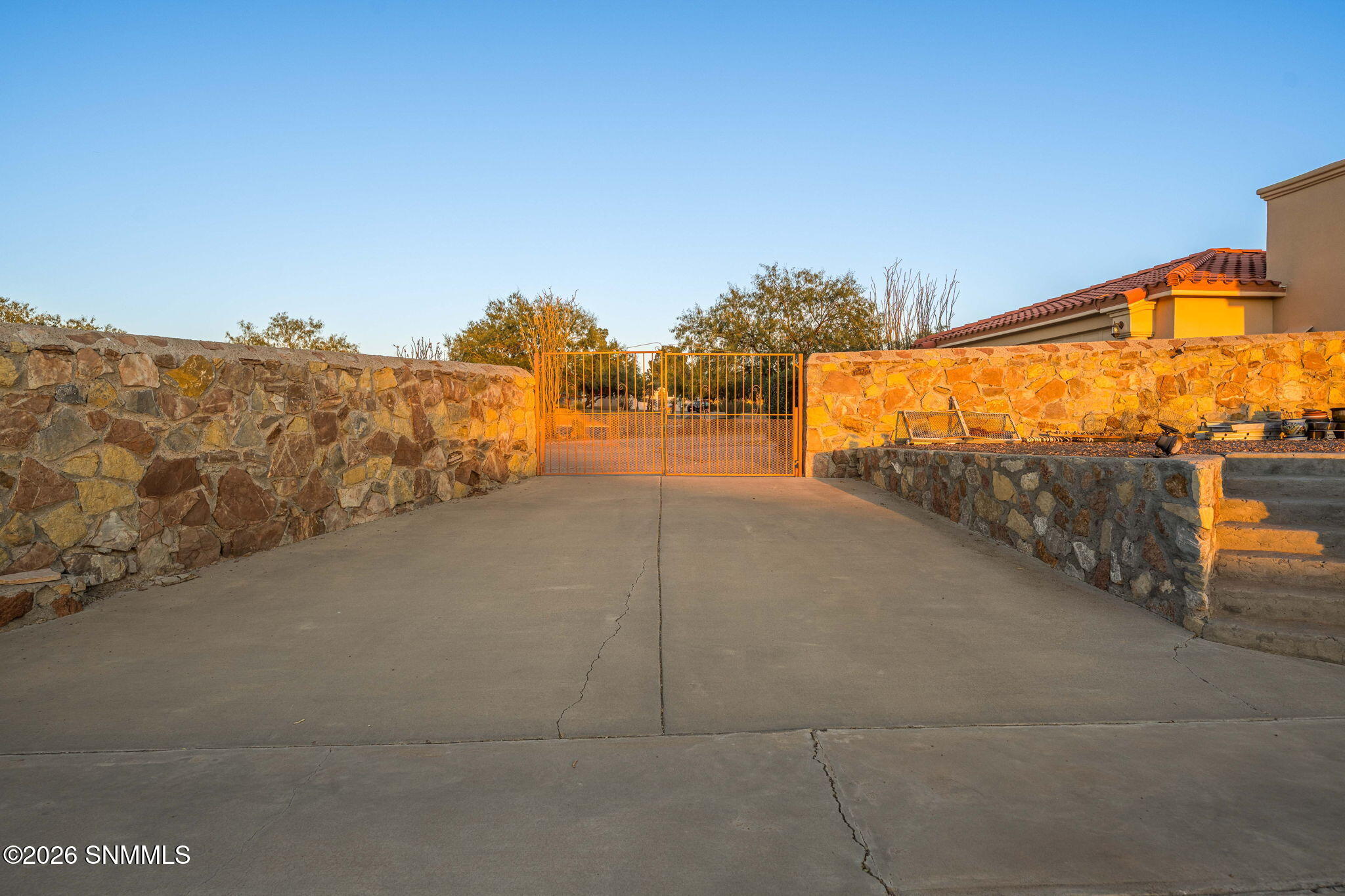 62-web-or-mls-Snappin Homes (Superstitio