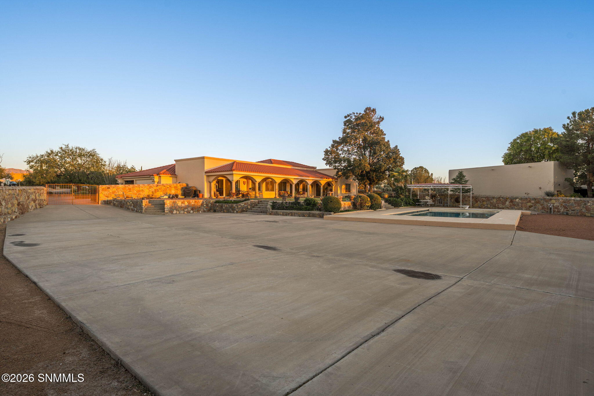 63-web-or-mls-Snappin Homes (Superstitio