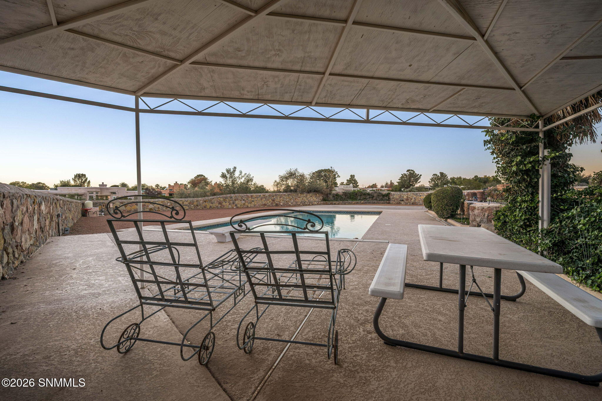 64-web-or-mls-Snappin Homes (Superstitio