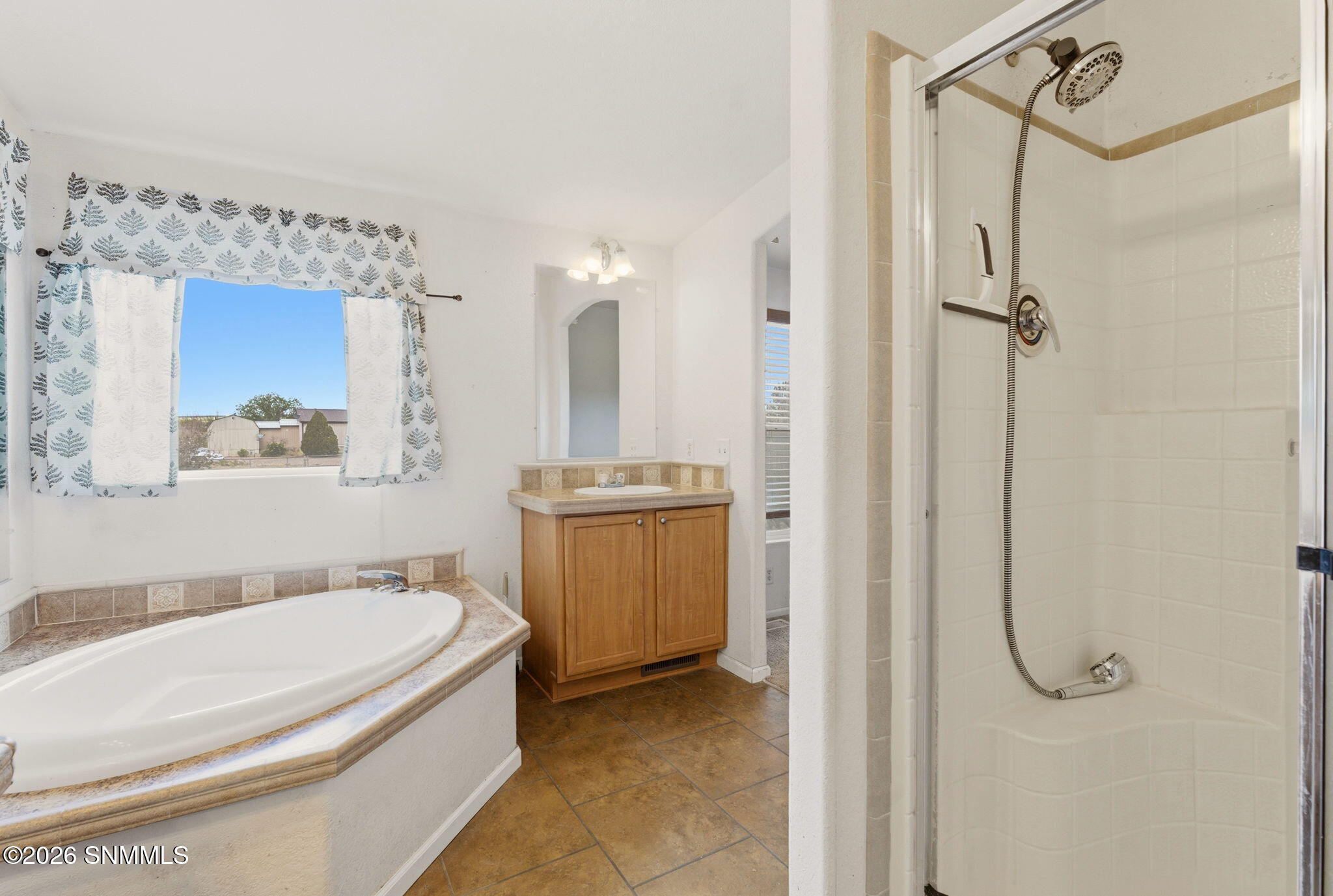 16-web-or-mls-12285-mcrae-ave