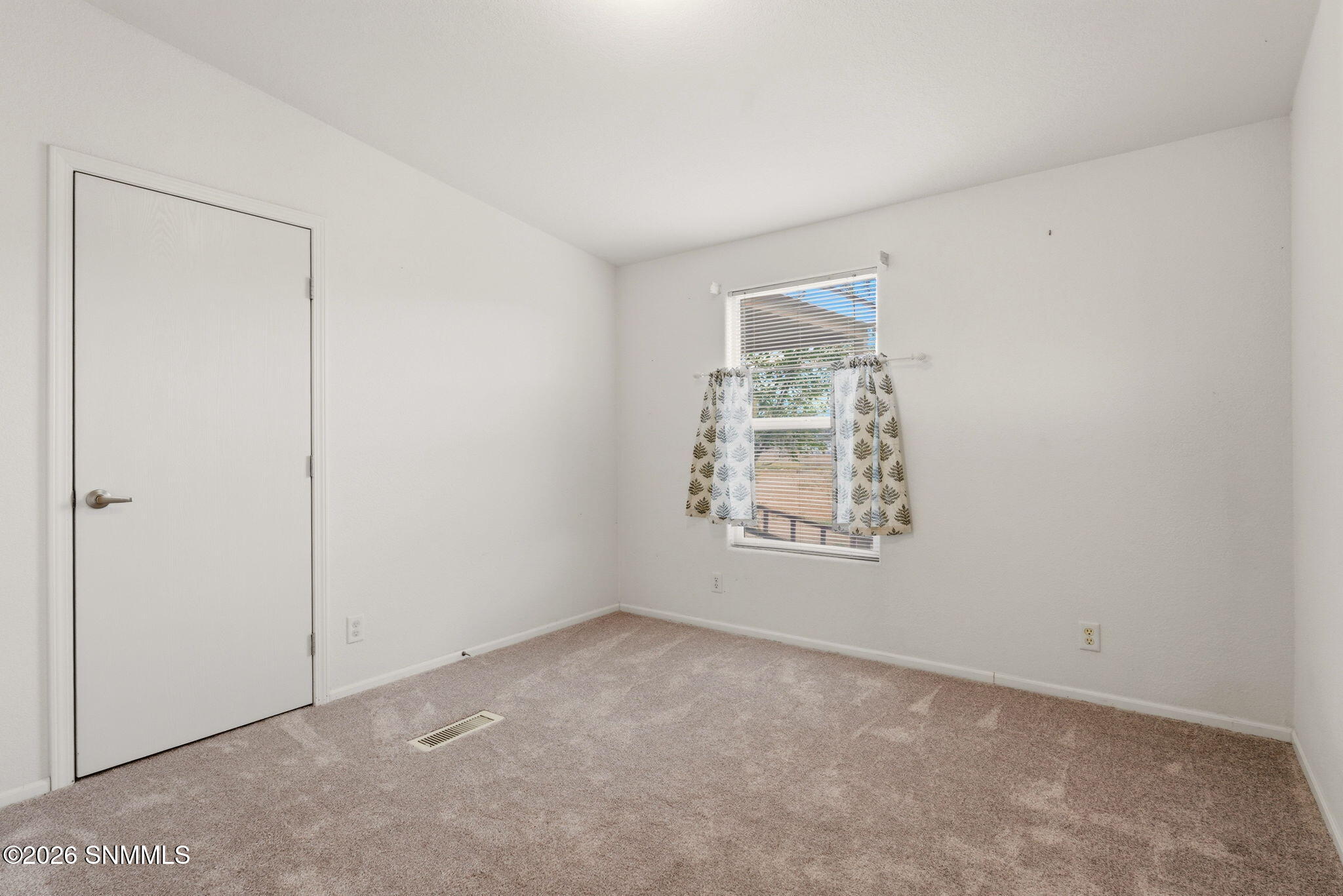 17-web-or-mls-12285-mcrae-ave