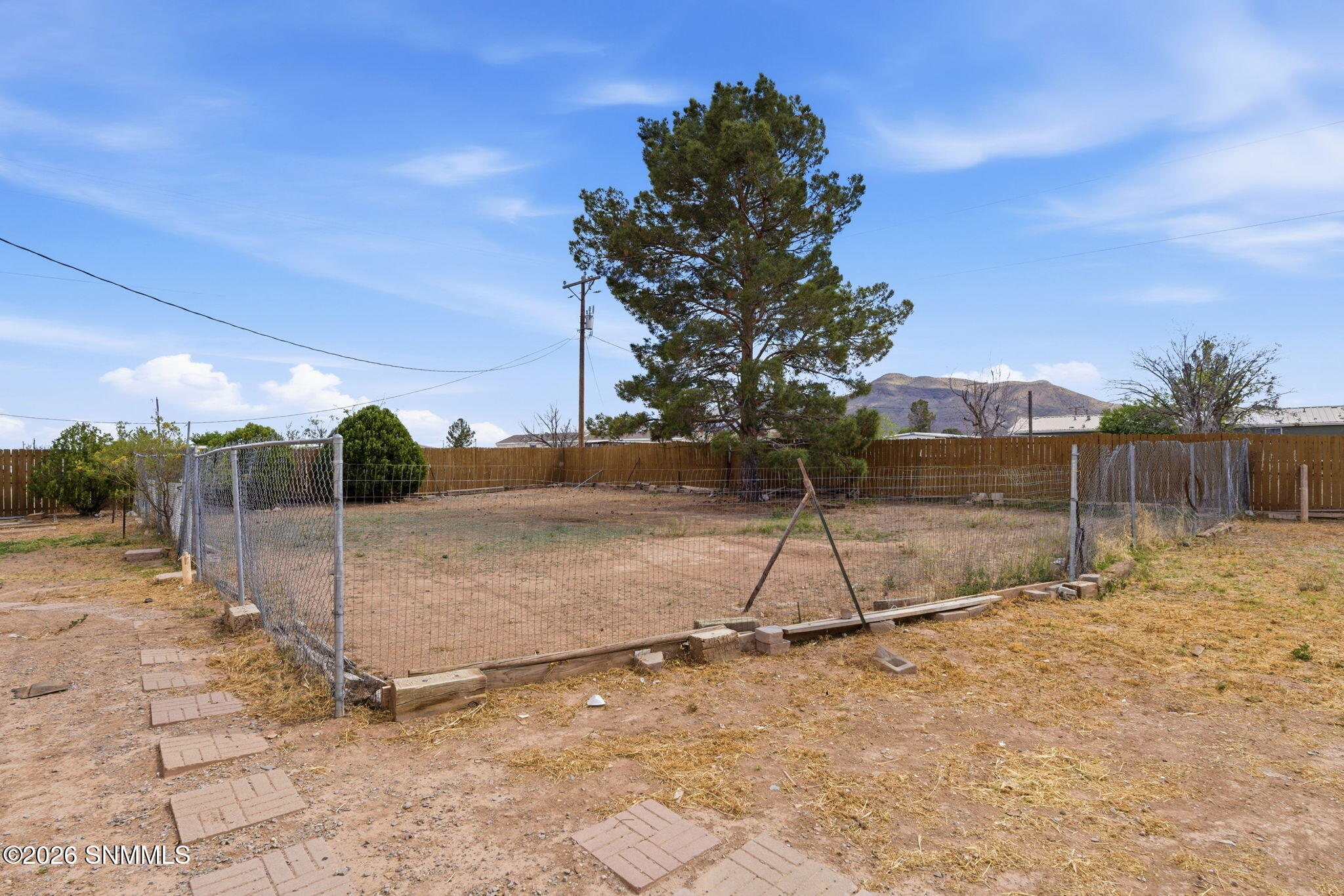 28-web-or-mls-12285-mcrae-ave