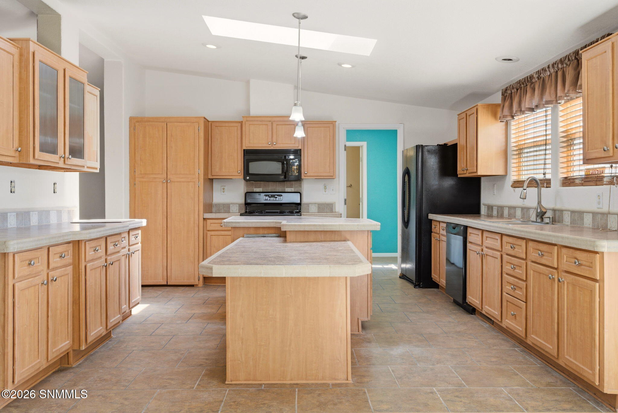 5-web-or-mls-12285-mcrae-ave