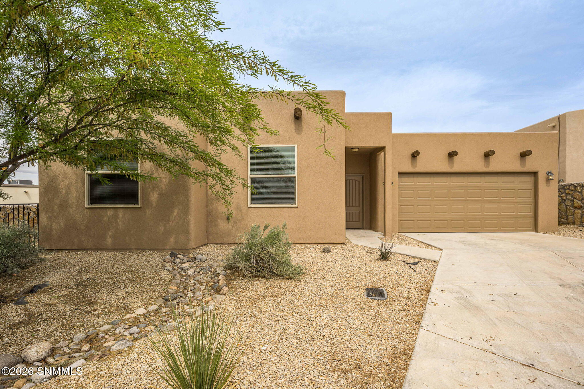 1-web-or-mls-Snappin Homes (ViaDelValle3