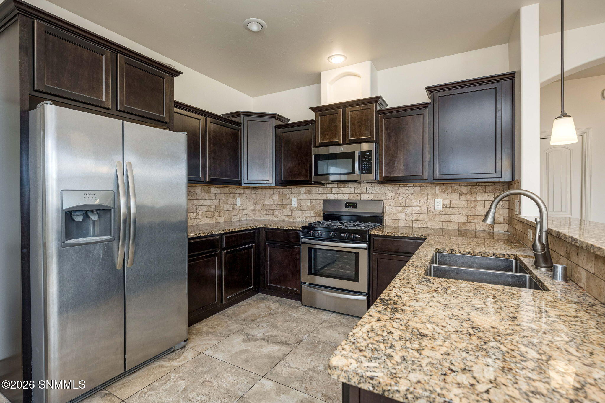 10-web-or-mls-Snappin Homes (ViaDelValle