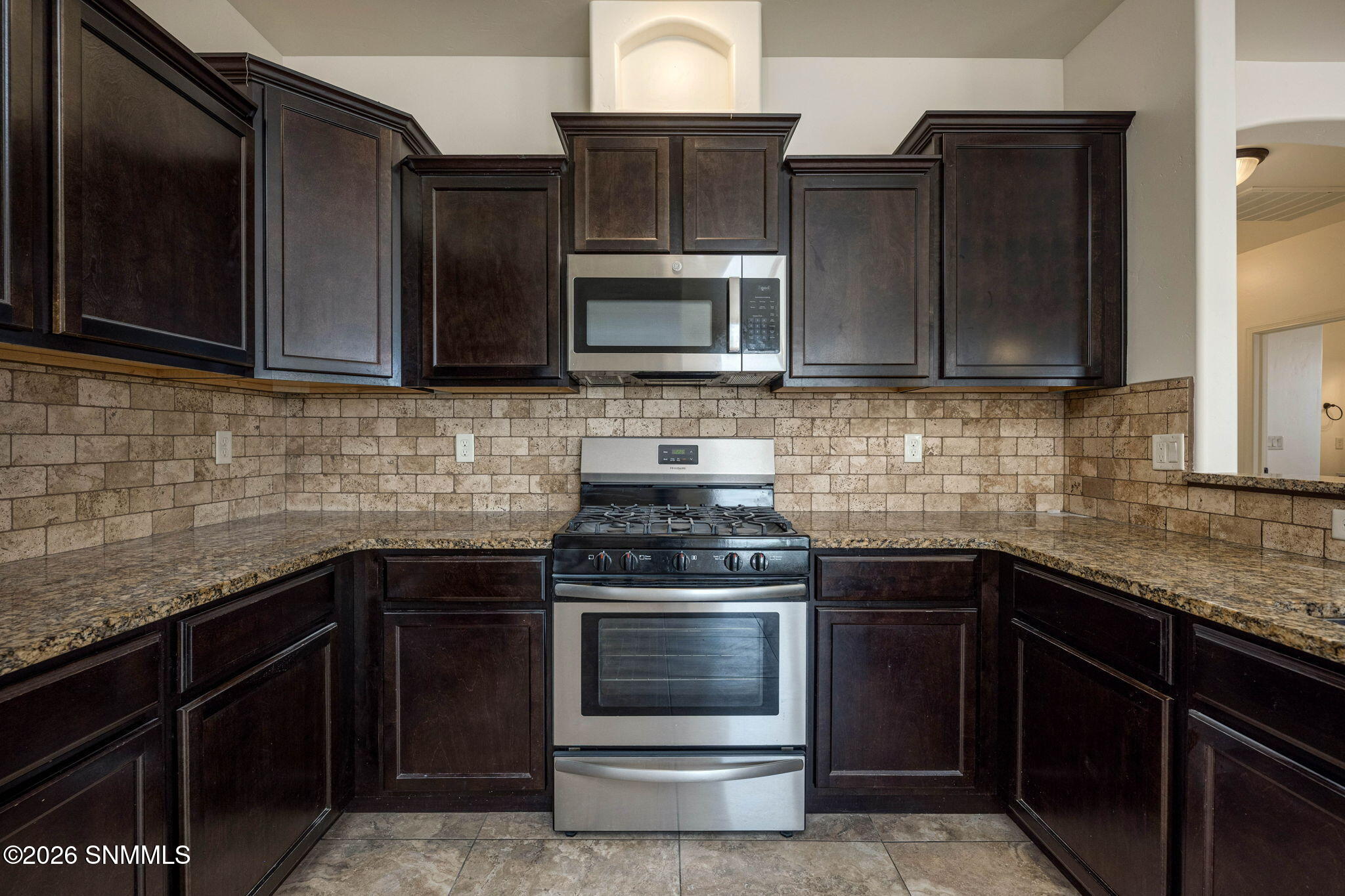 14-web-or-mls-Snappin Homes (ViaDelValle