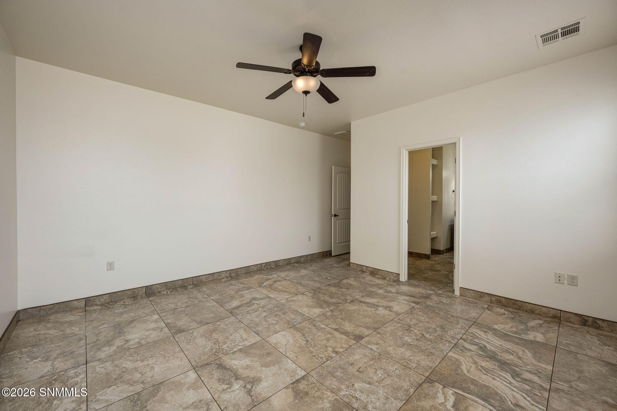 17-web-or-mls-Snappin Homes (ViaDelValle