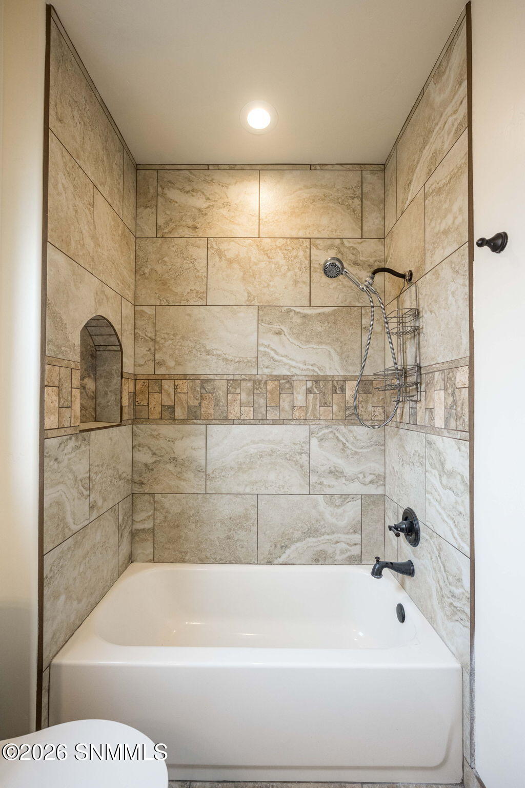 25-web-or-mls-Snappin Homes (ViaDelValle