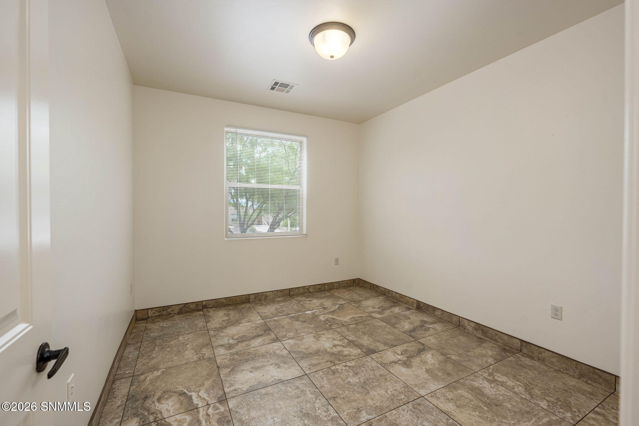 26-web-or-mls-Snappin Homes (ViaDelValle