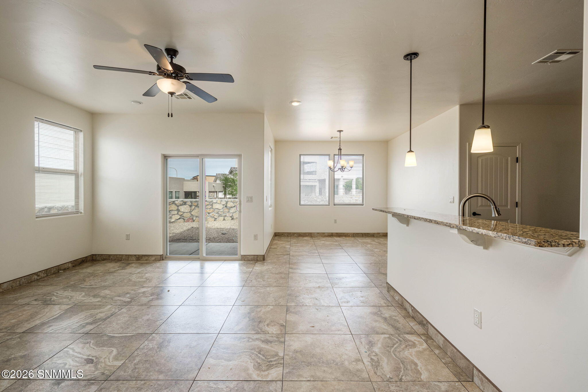 5-web-or-mls-Snappin Homes (ViaDelValle3