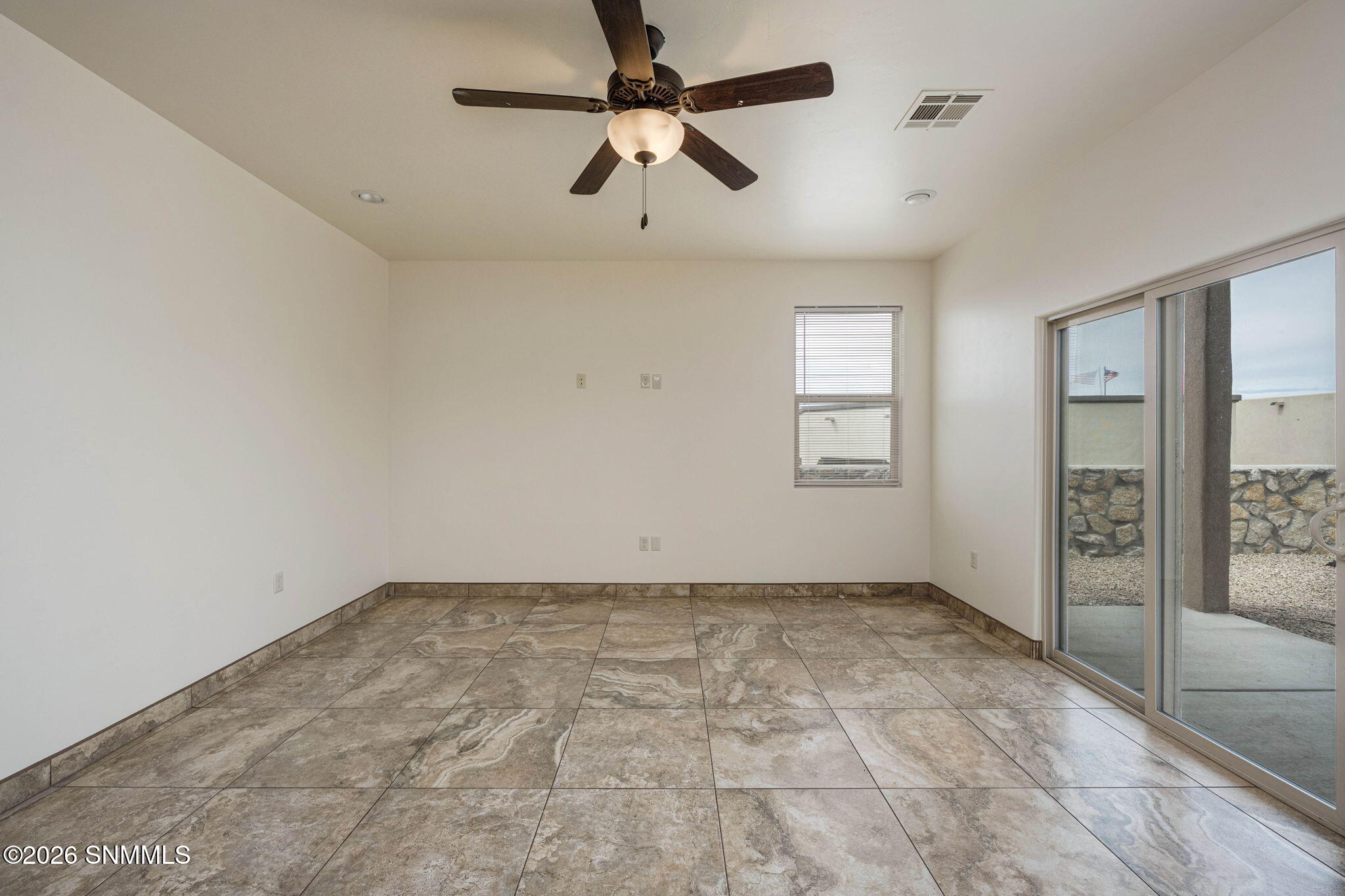 7-web-or-mls-Snappin Homes (ViaDelValle3