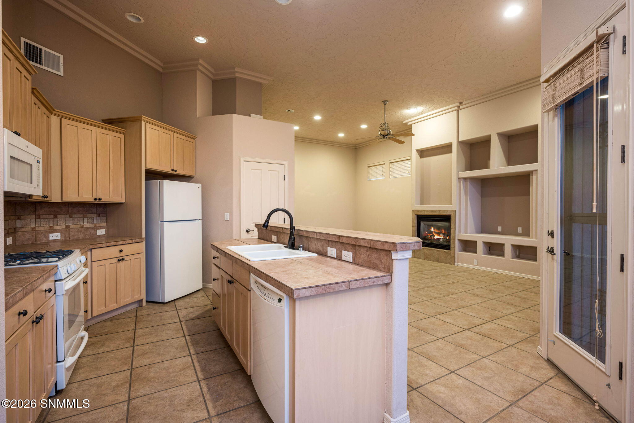 16-web-or-mls-Snappin Homes (Boulders167