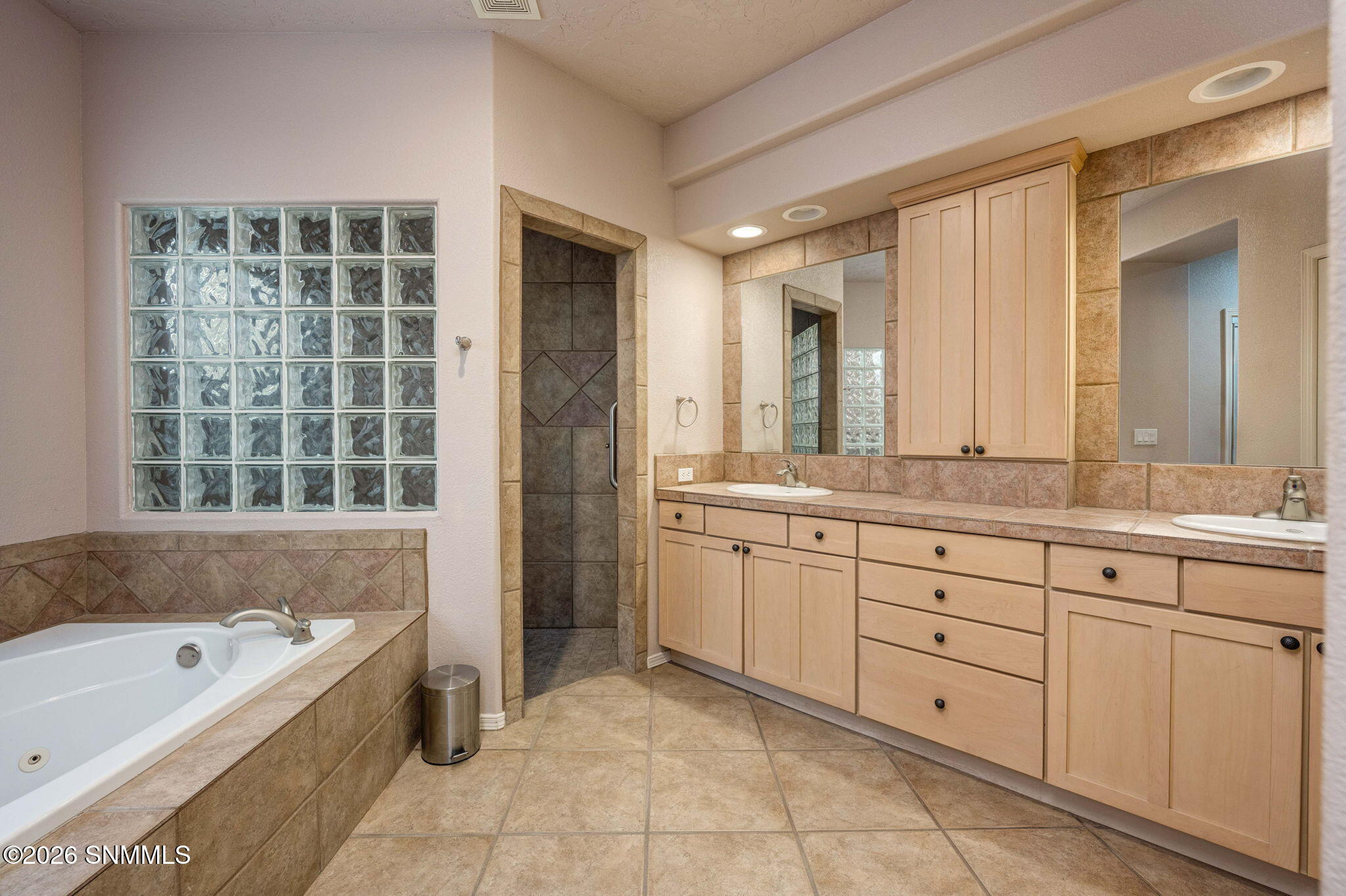 23-web-or-mls-Snappin Homes (Boulders167