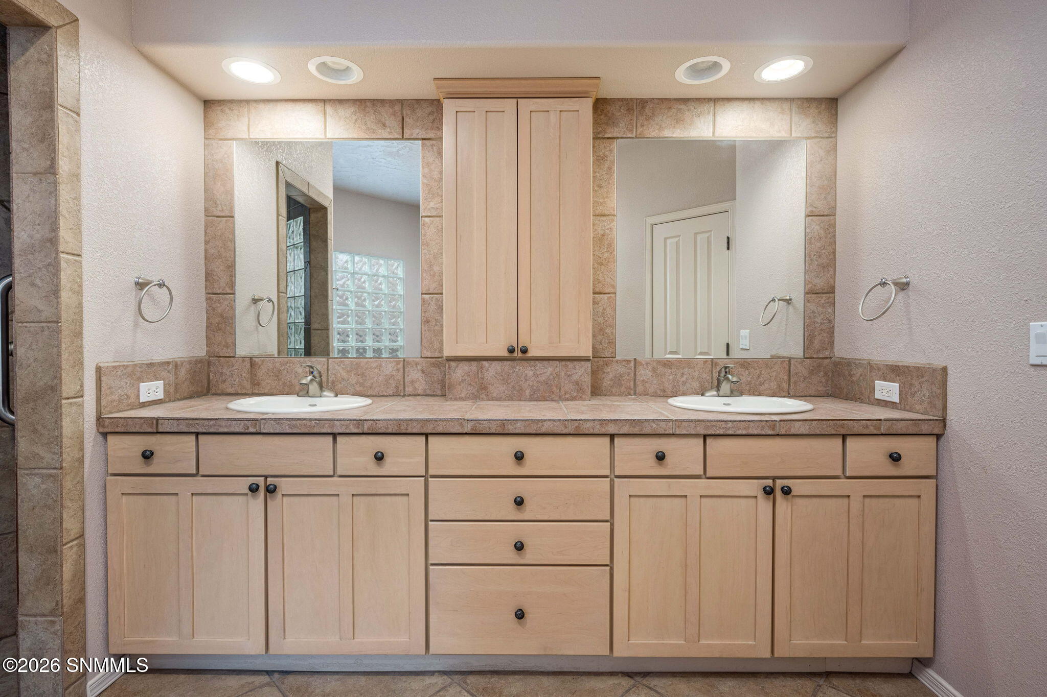 24-web-or-mls-Snappin Homes (Boulders167