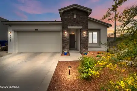 4111 Lejos Court, Las Cruces, New Mexico 88011, 3 Bedrooms Bedrooms, ,2 BathroomsBathrooms,Residential,For Sale,Lejos,2601195