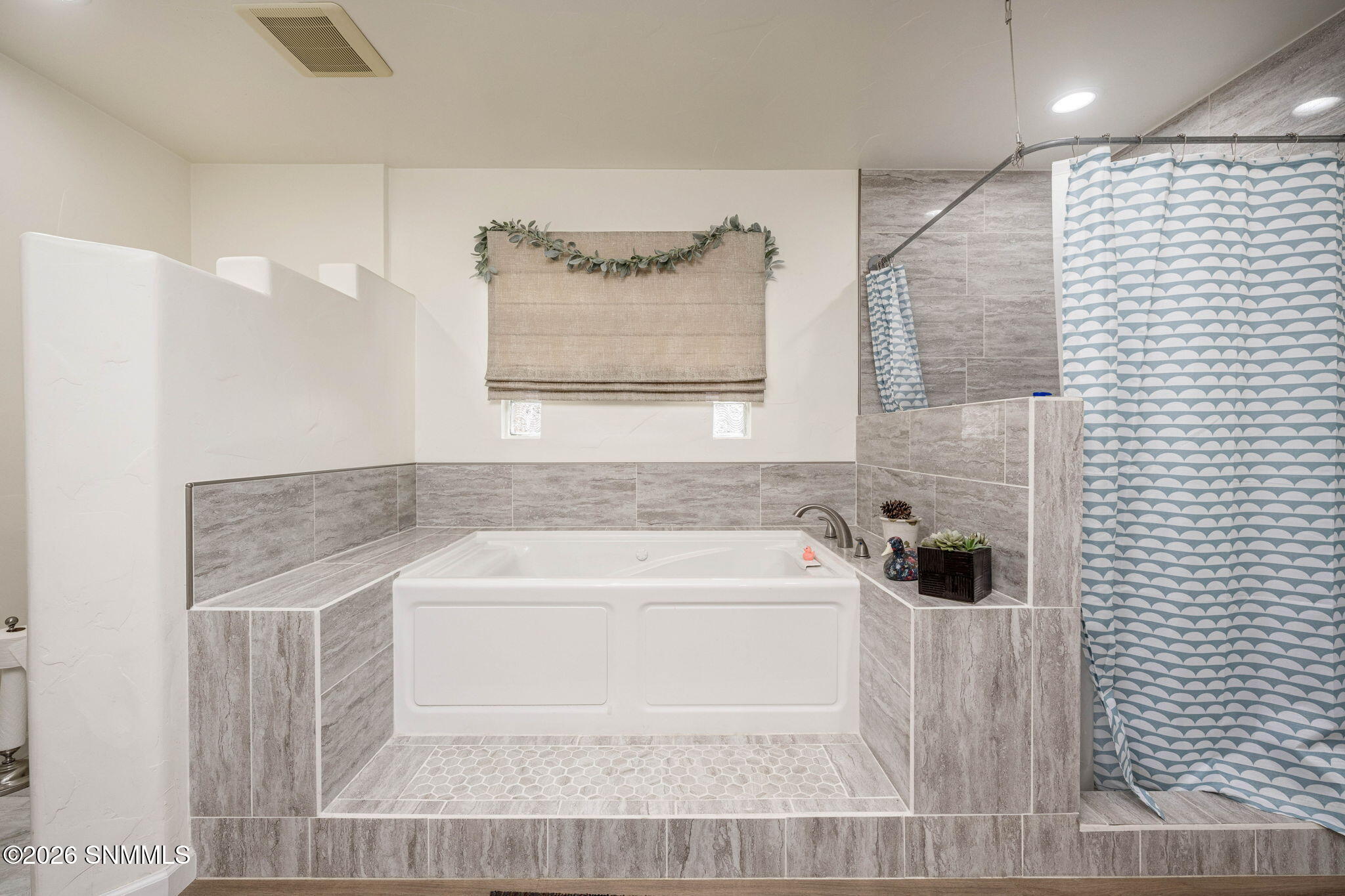 27-web-or-mls-Snappin Homes (Brown1461)-