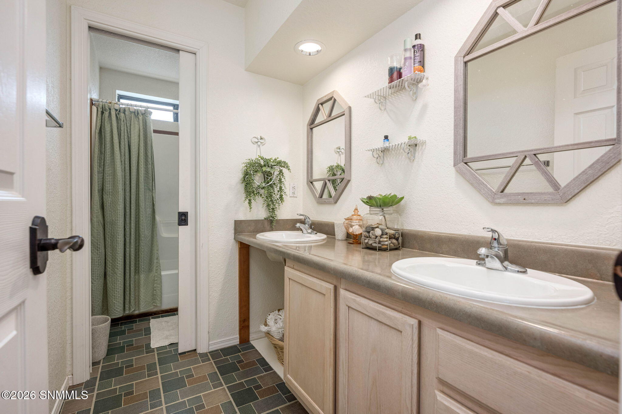 35-web-or-mls-Snappin Homes (Brown1461)-