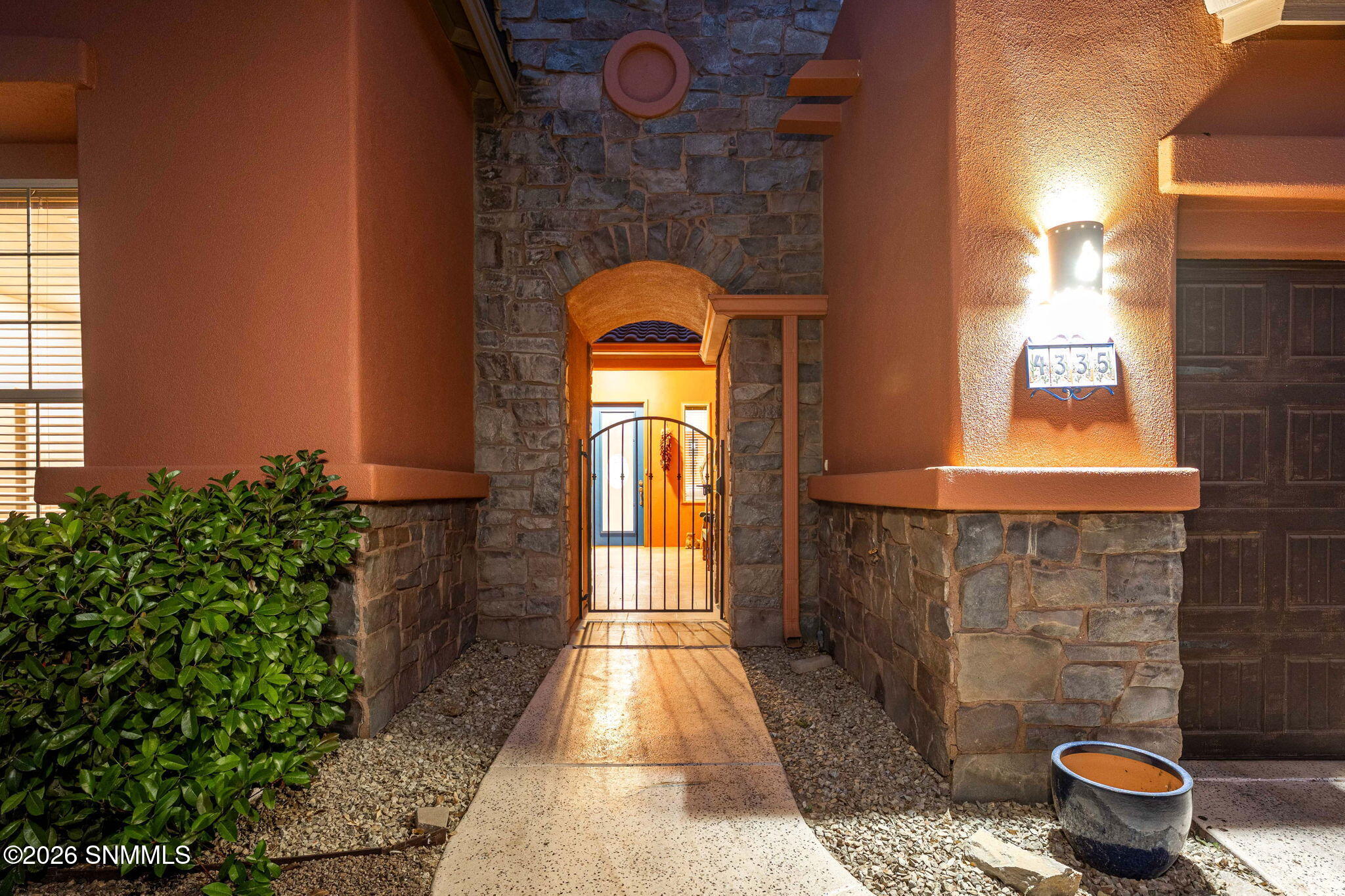 3-web-or-mls-Snappin Homes (Isleta4335)-