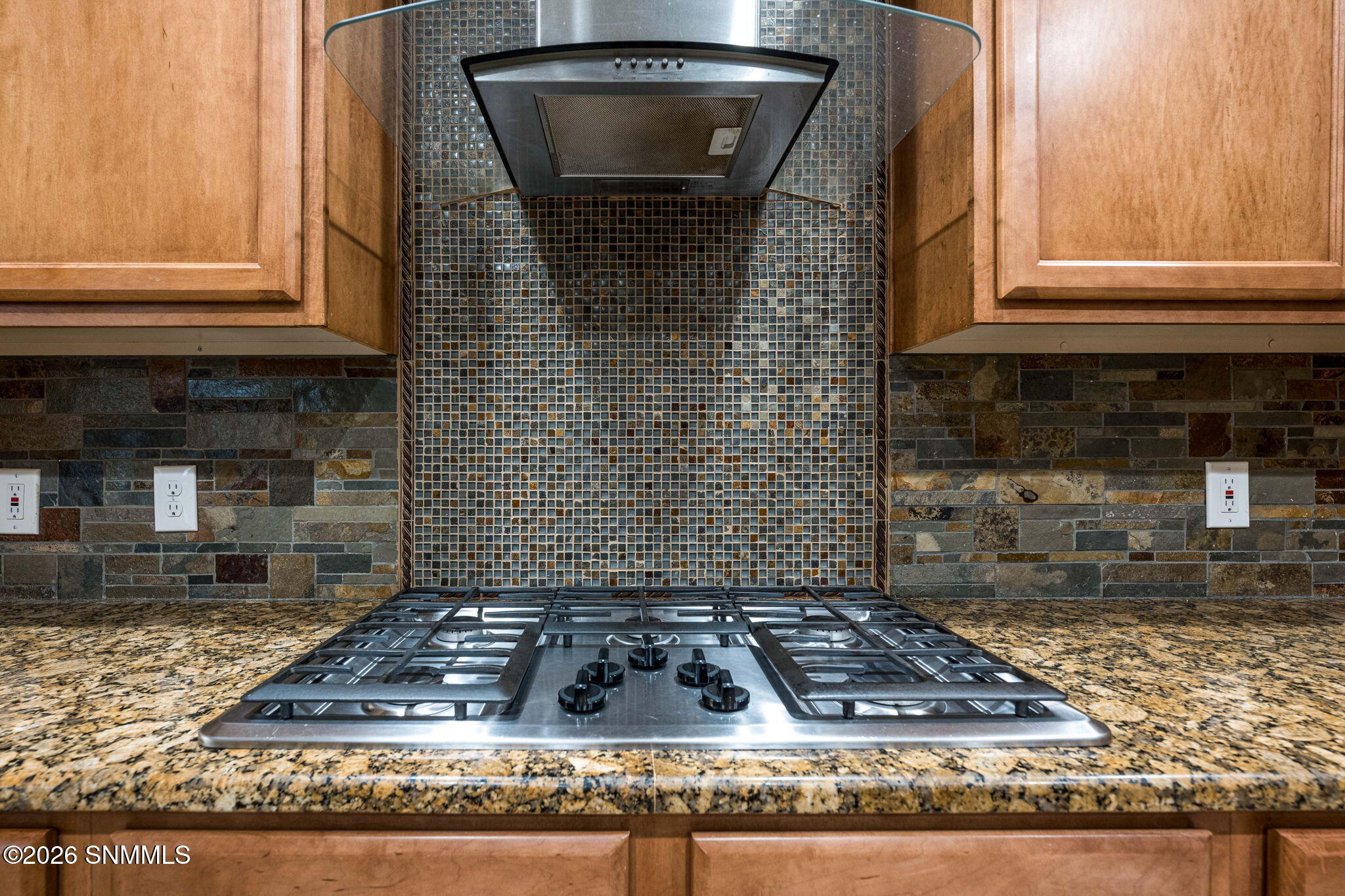 15-web-or-mls-Snappin Homes (Isleta4335)