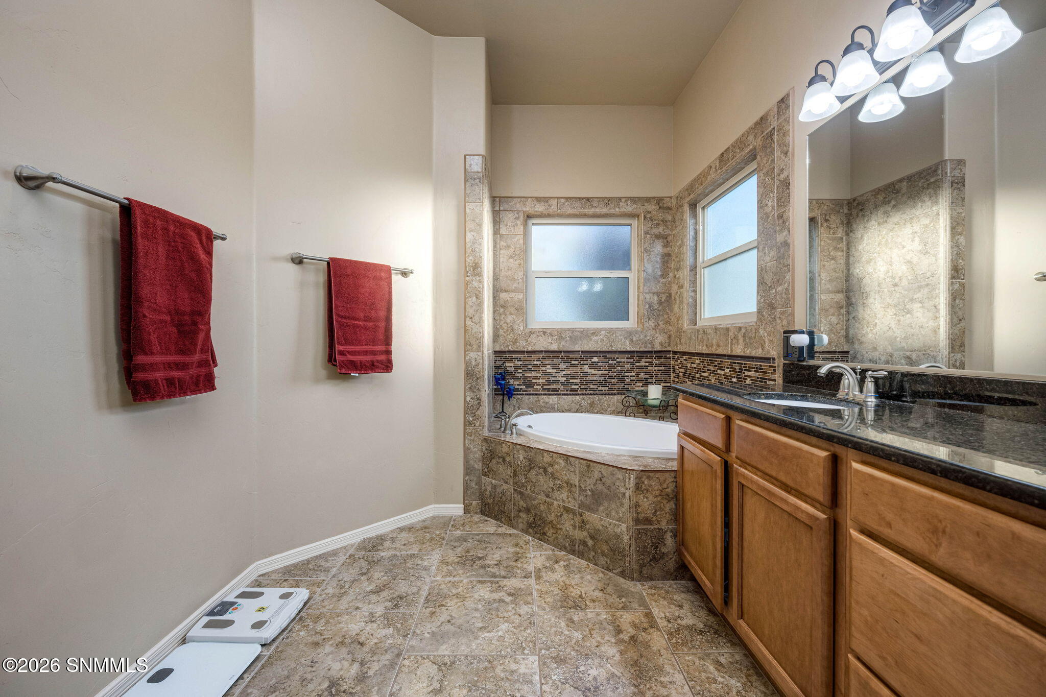 30-web-or-mls-Snappin Homes (Isleta4335)