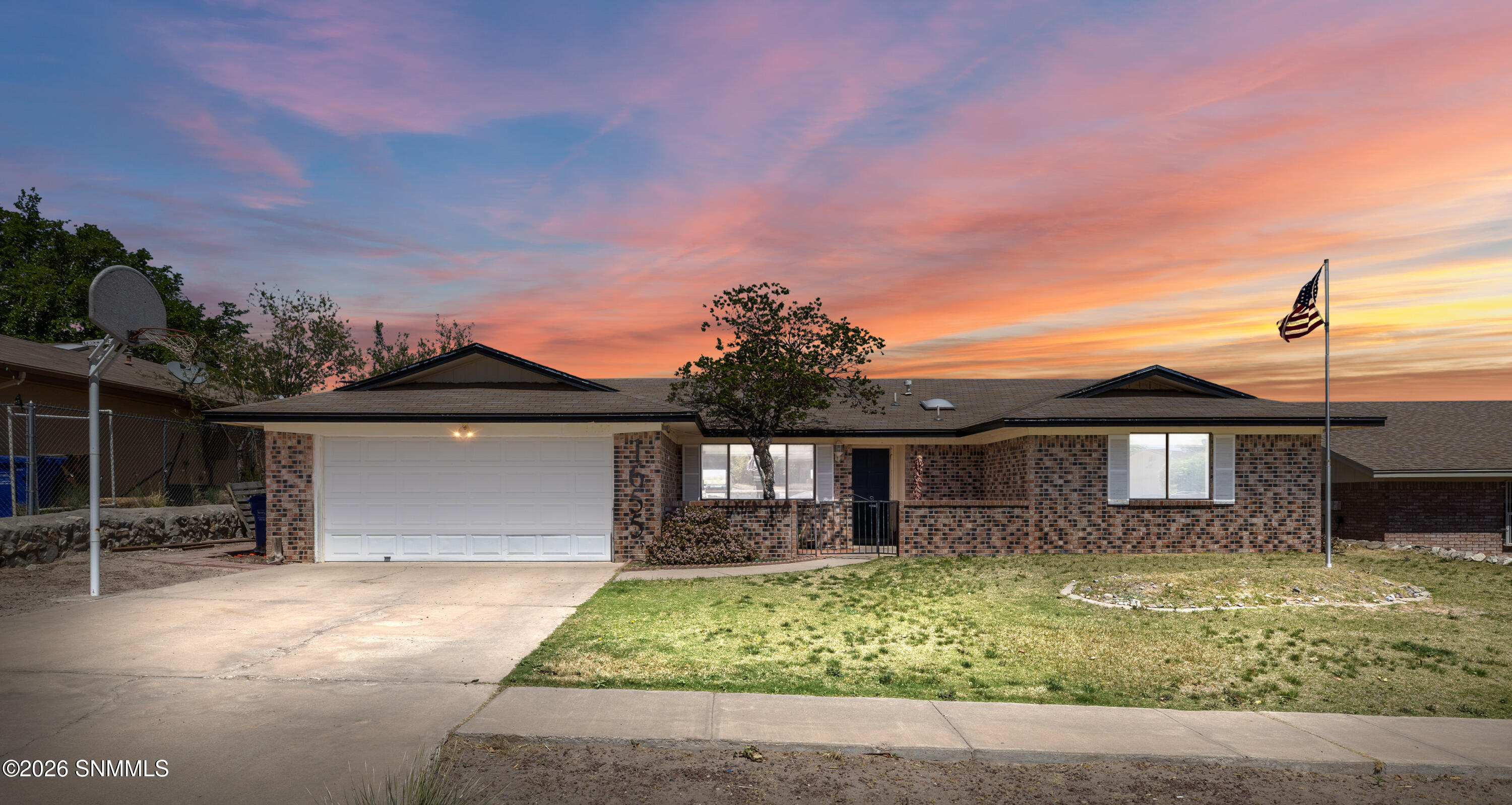 1655-Candelight-MLS-Camera-Guy-2