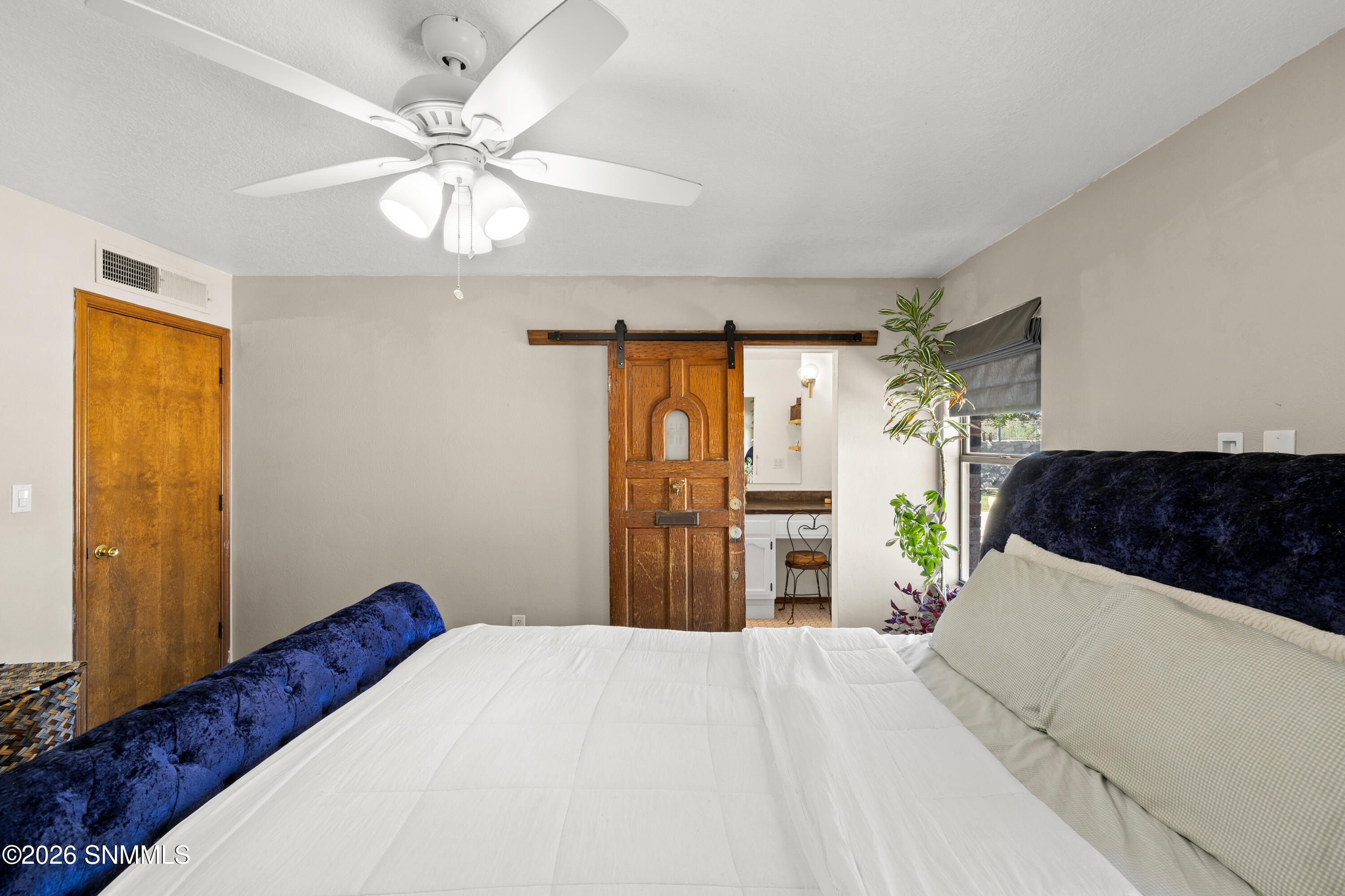 1655-Candelight-MLS-Camera-Guy-17