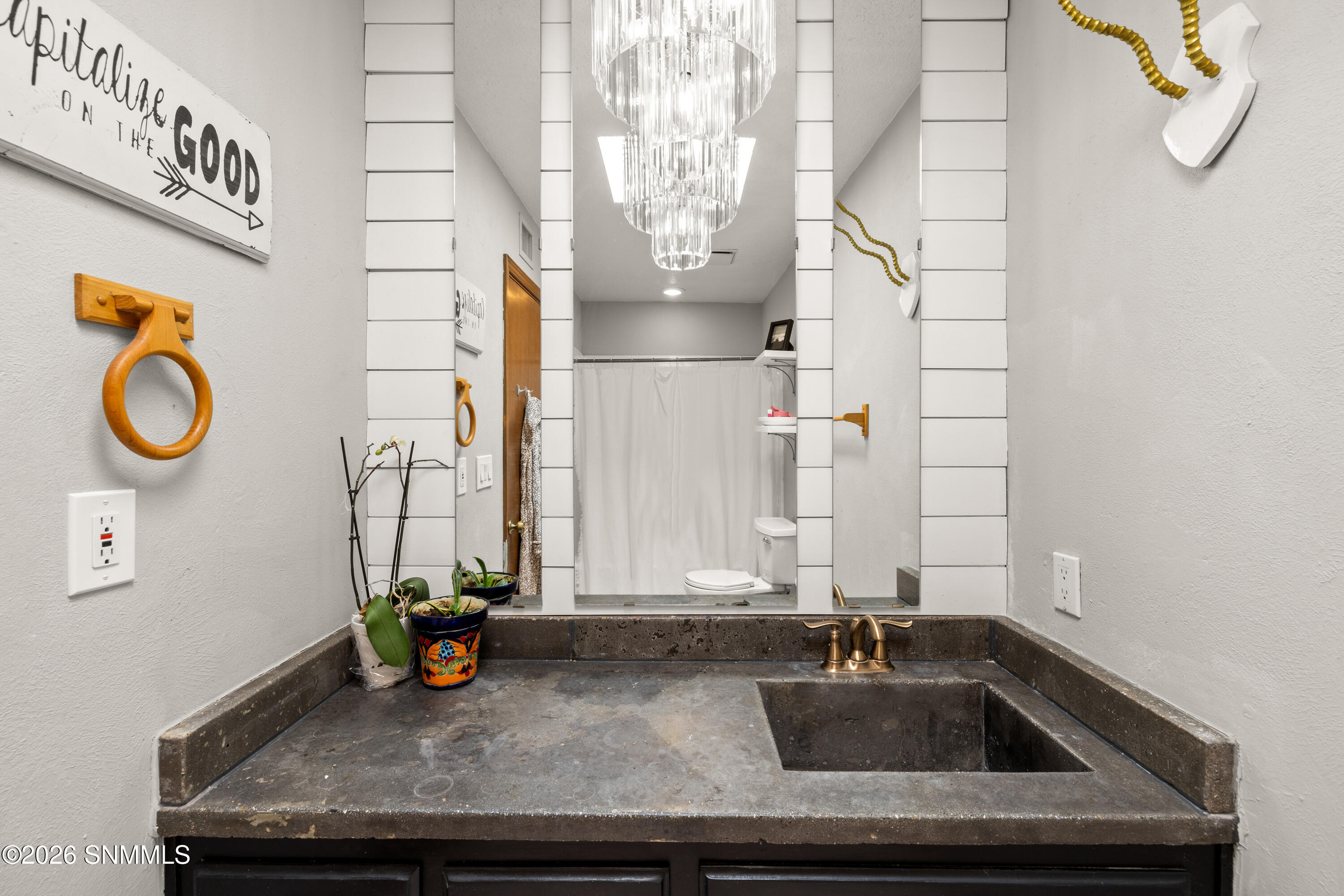 1655-Candelight-MLS-Camera-Guy-21