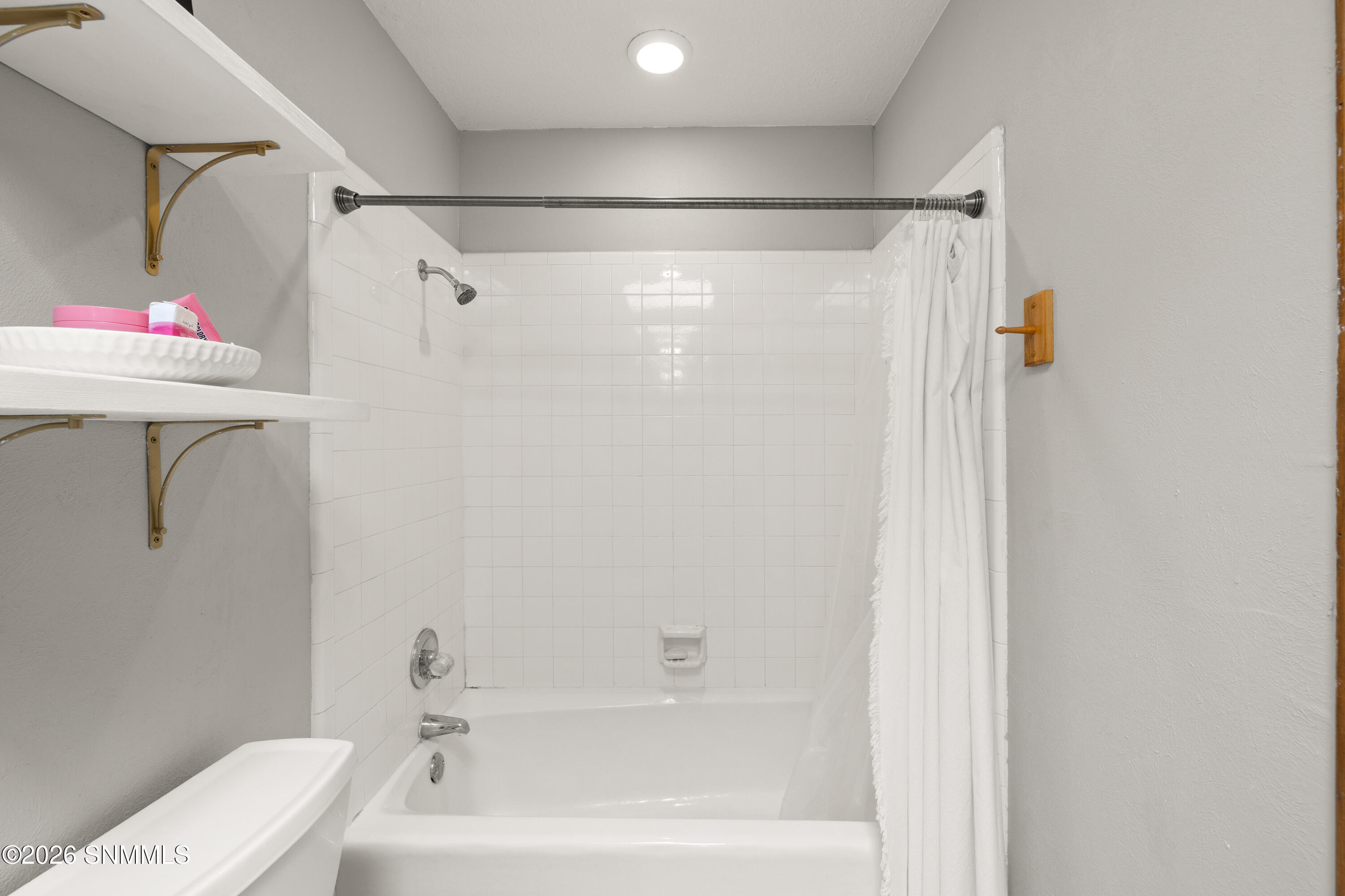 1655-Candelight-MLS-Camera-Guy-22