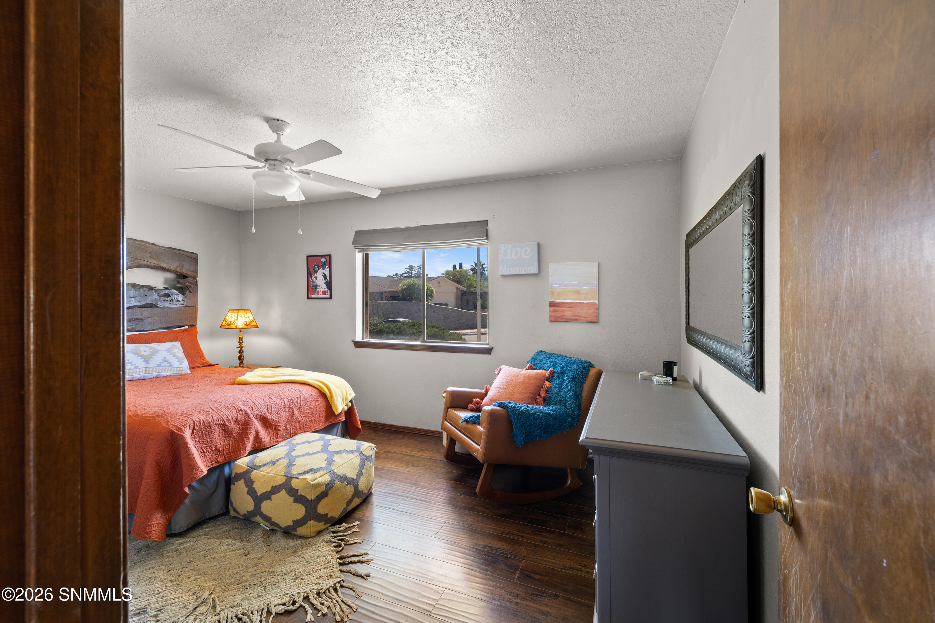 1655-Candelight-MLS-Camera-Guy-23