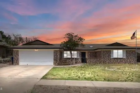 1655 Candlelight Drive, Las Cruces, New Mexico 88011, 3 Bedrooms Bedrooms, ,2 BathroomsBathrooms,Residential,For Sale,Candlelight,2601218
