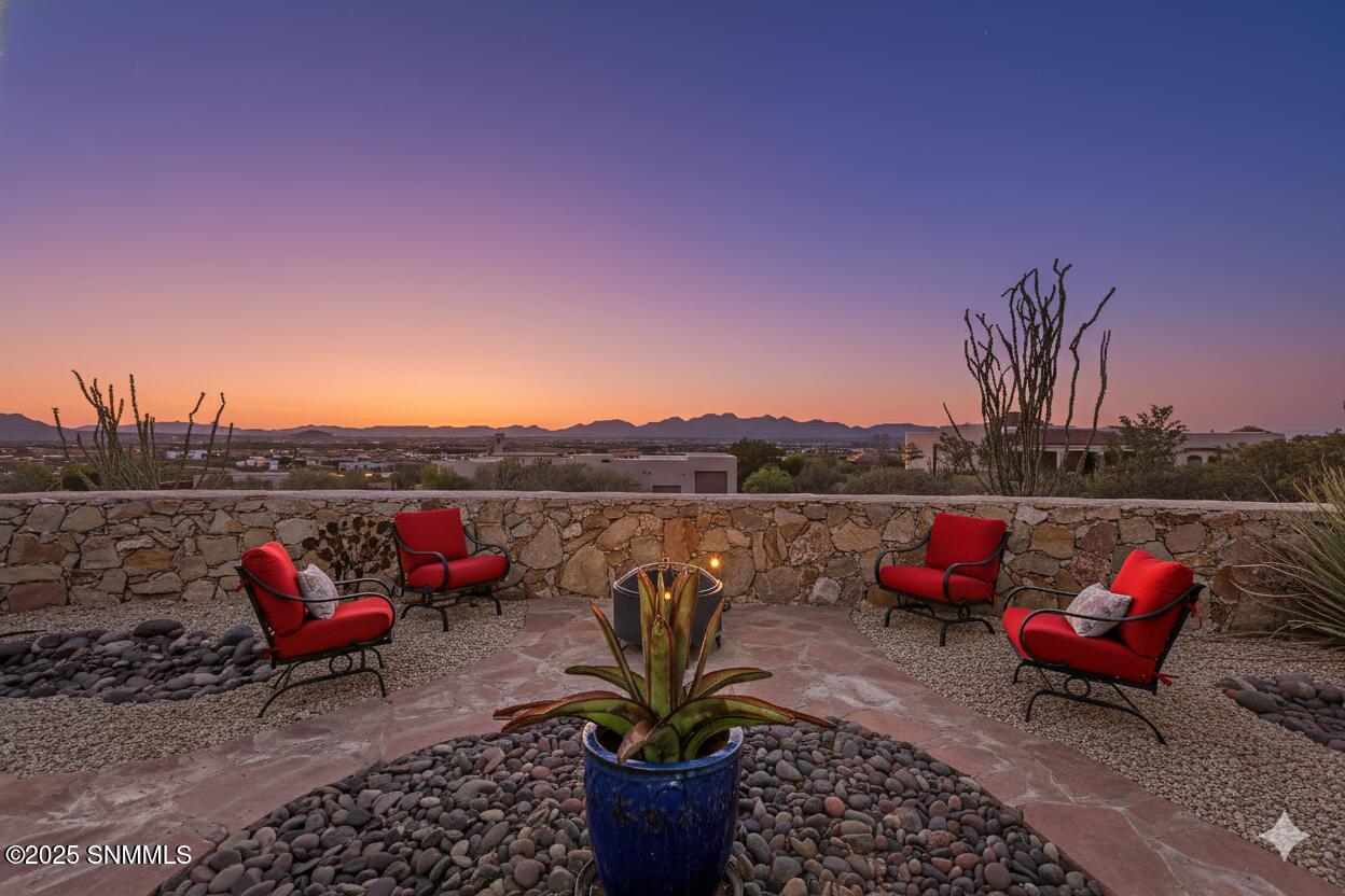 Gemini_Generated_Image_8dj19v8dj19v8dj1