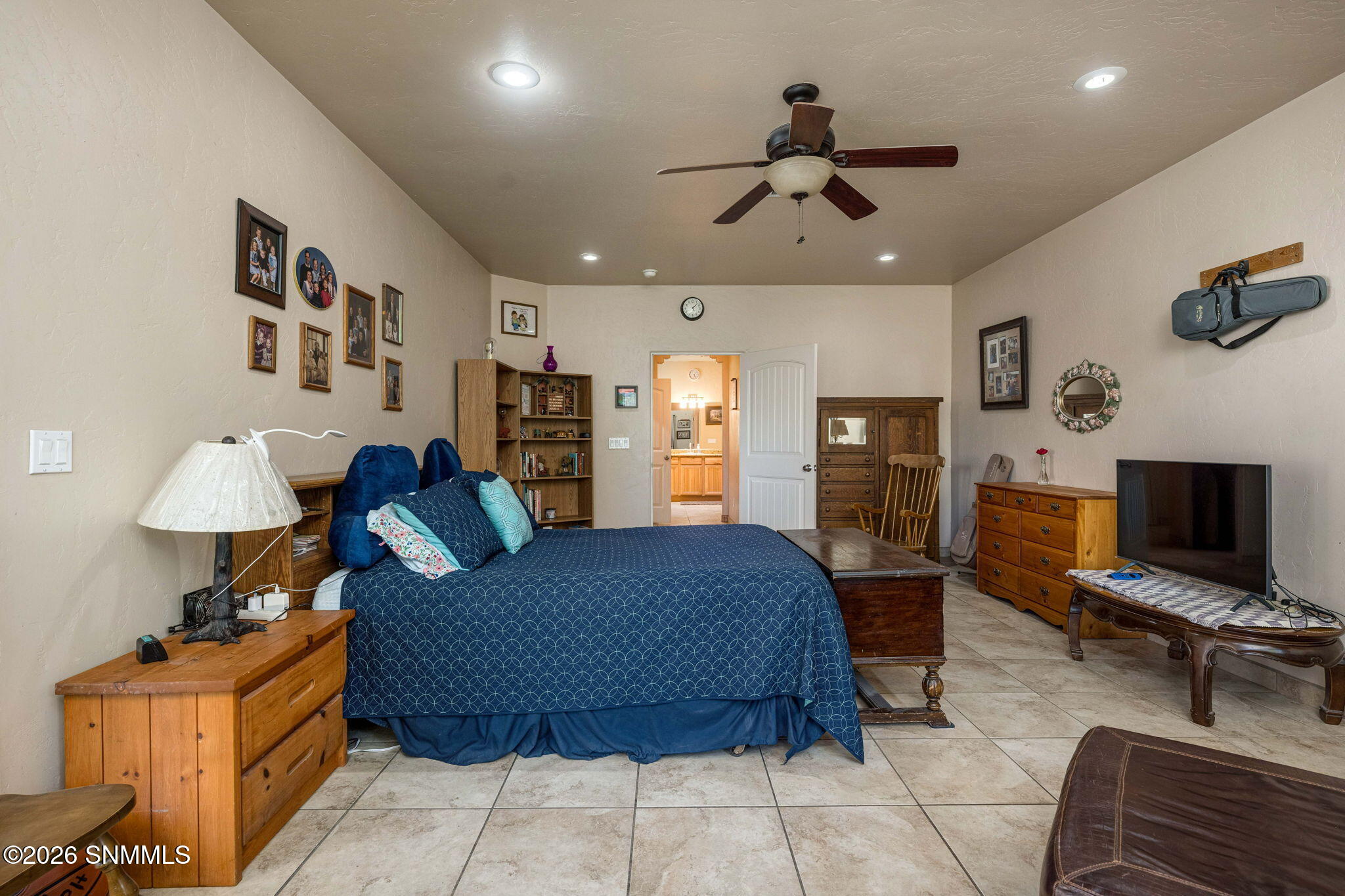 24-web-or-mls-Snappin Homes (Wall293)-24