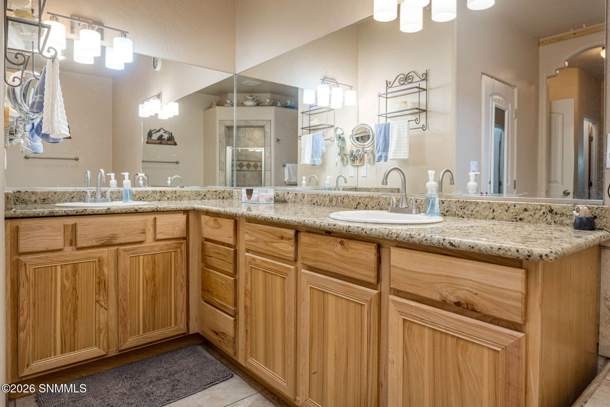 28-web-or-mls-Snappin Homes (Wall293)-28