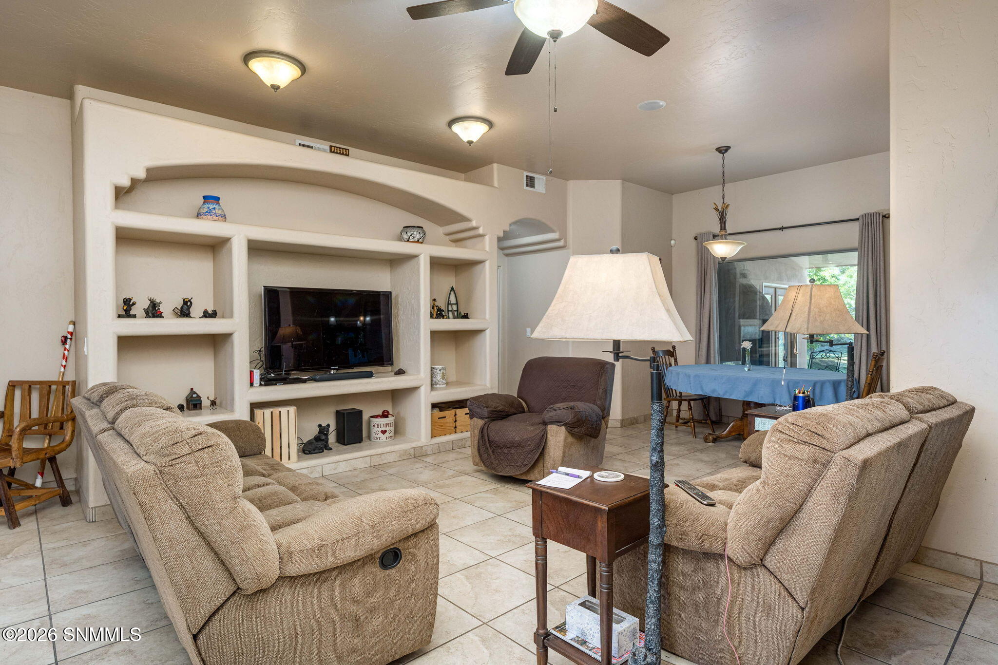 8-web-or-mls-Snappin Homes (Wall293)-8