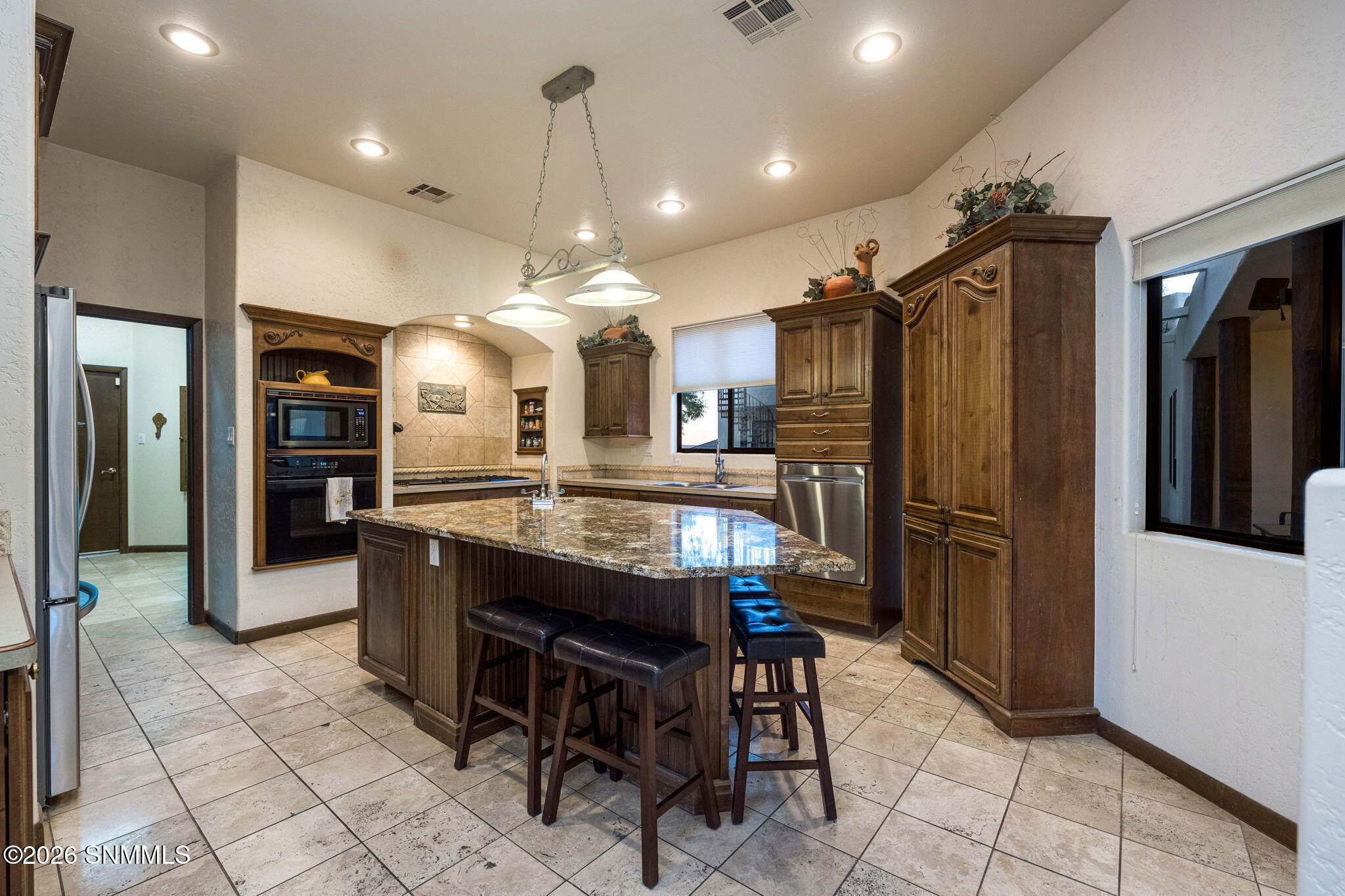 13-web-or-mls-Snappin Homes (Superstitio