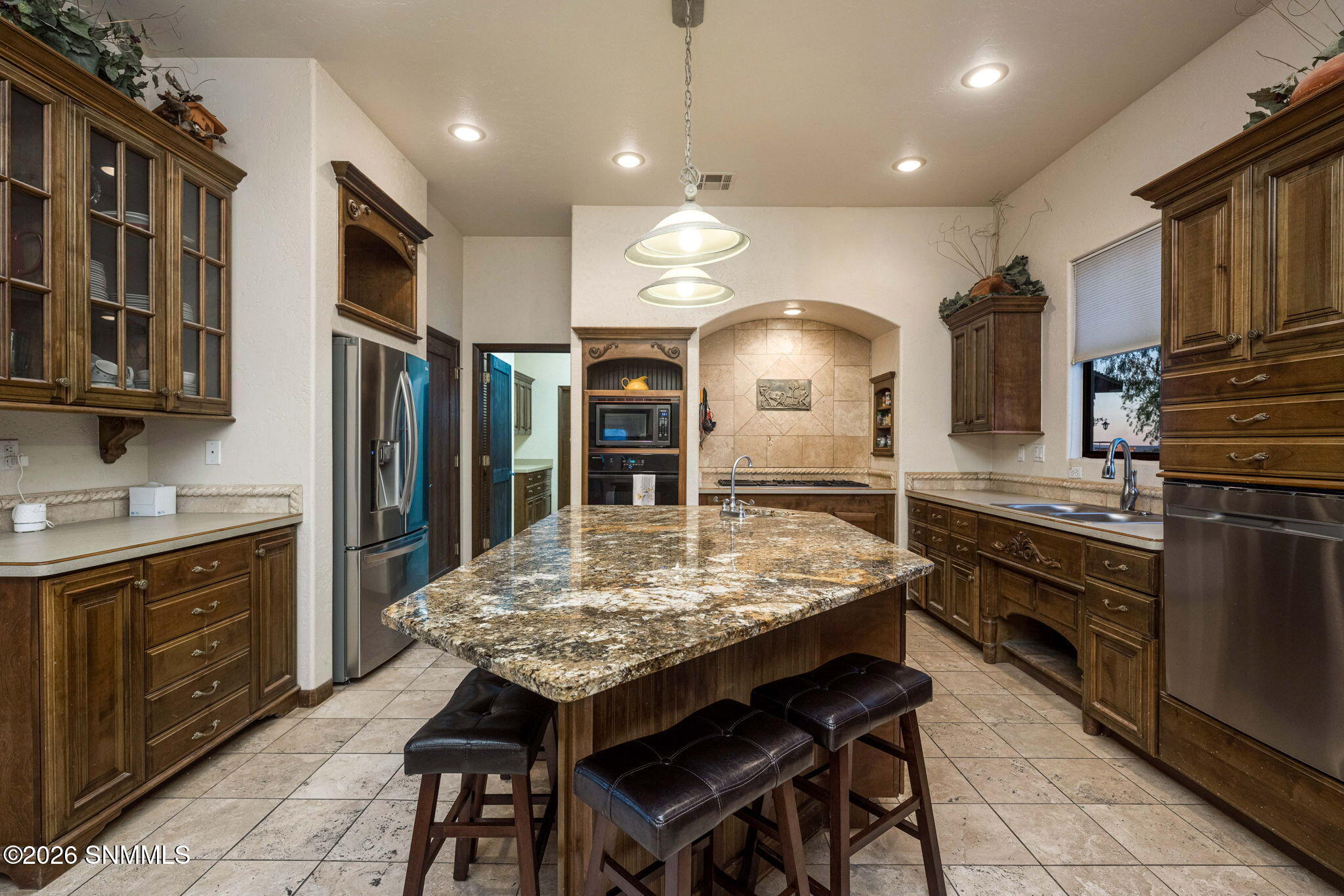 14-web-or-mls-Snappin Homes (Superstitio