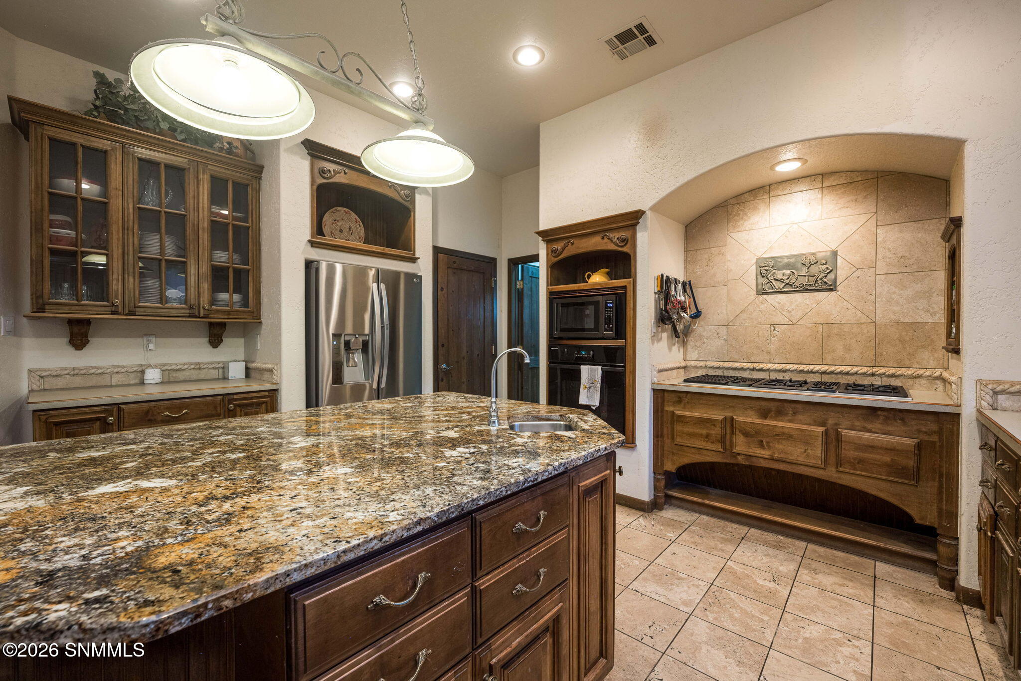 15-web-or-mls-Snappin Homes (Superstitio