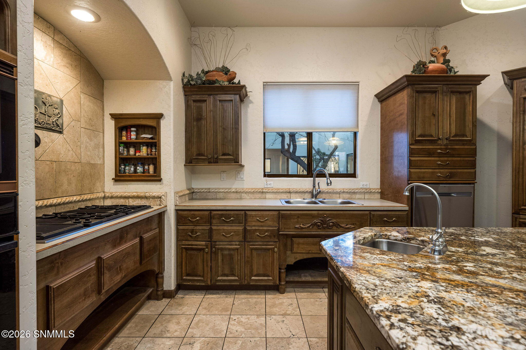 17-web-or-mls-Snappin Homes (Superstitio