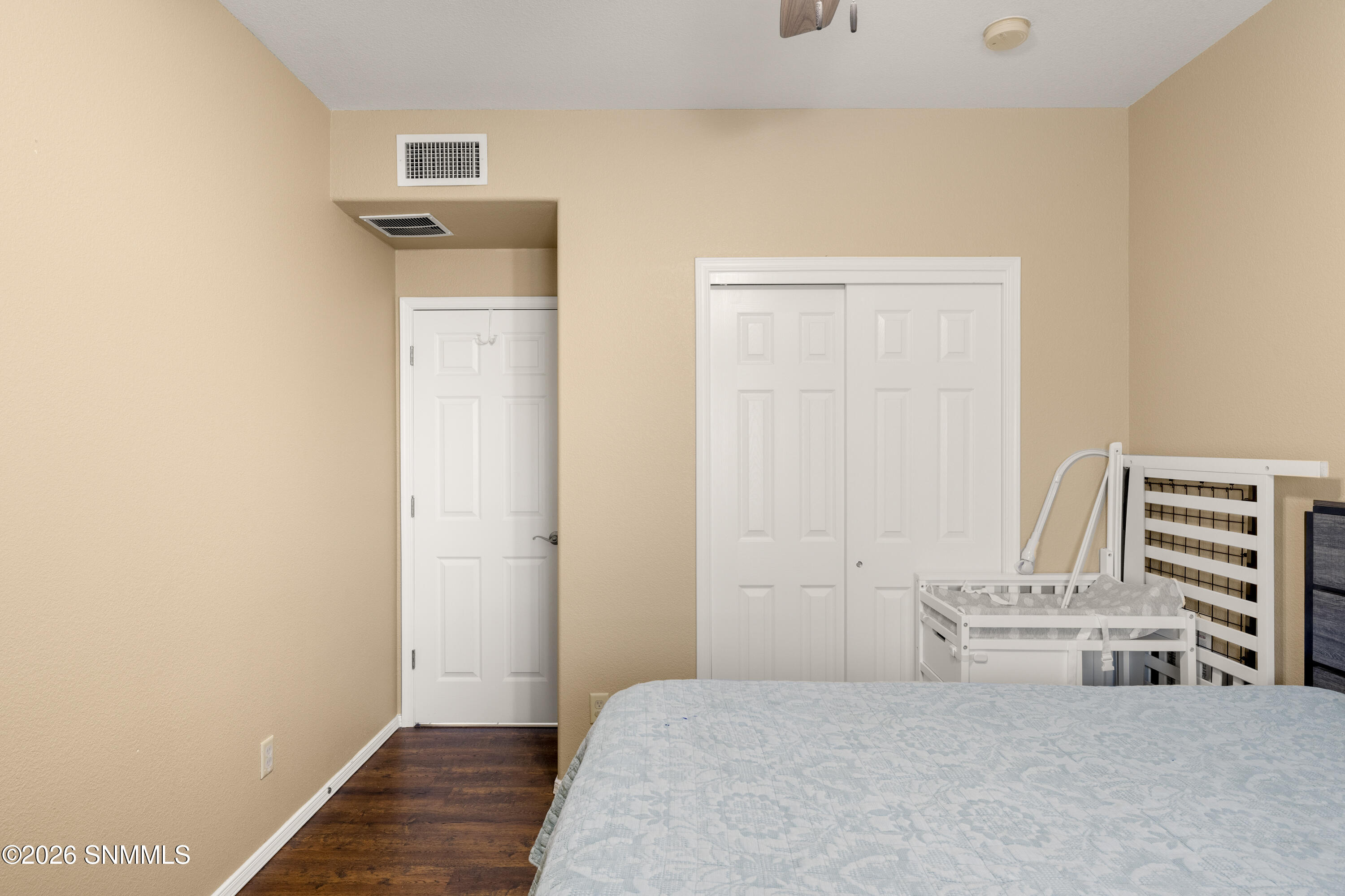 3823-Imperial-MLS-Camera-Guy-12