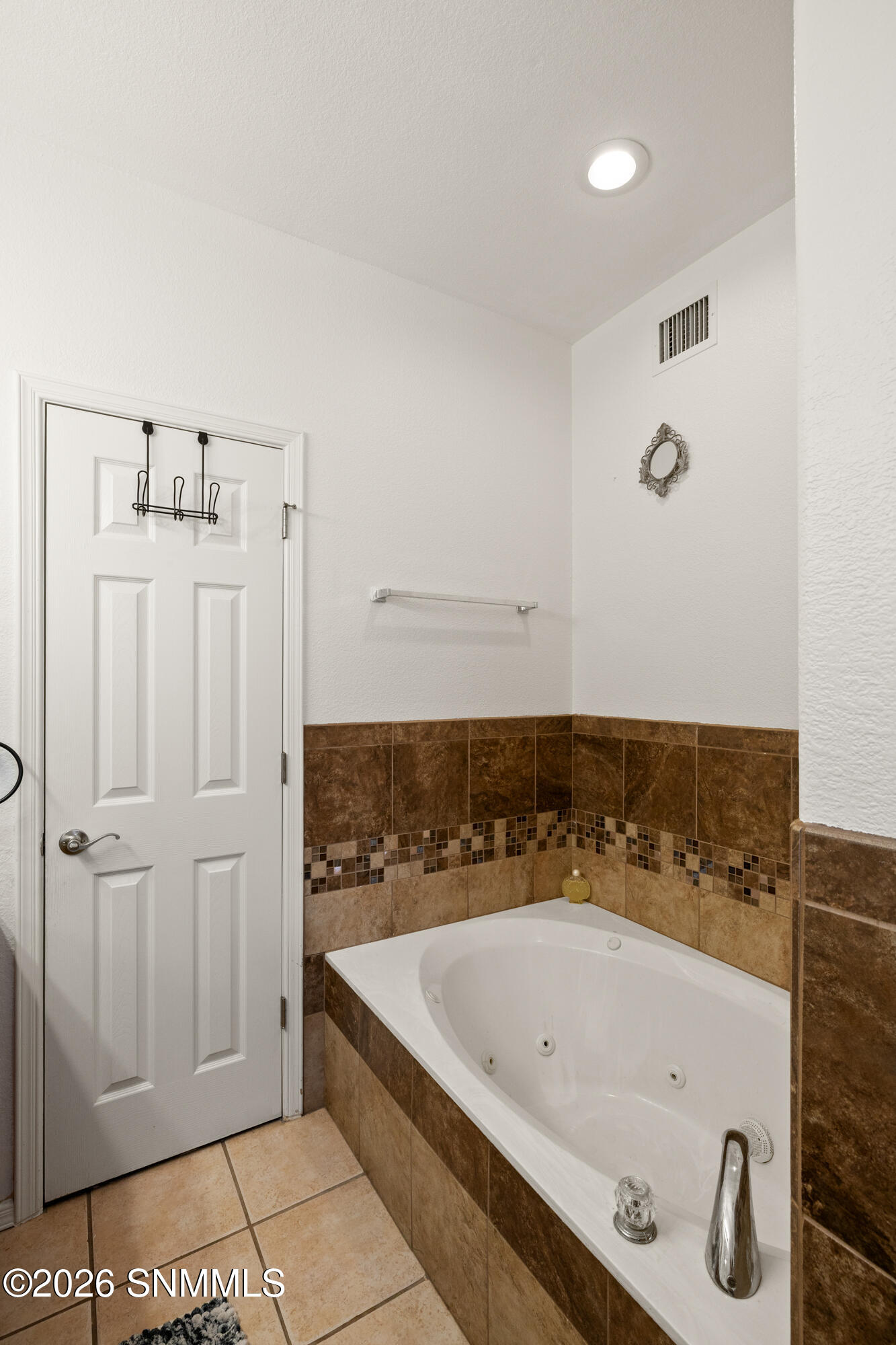 3823-Imperial-MLS-Camera-Guy-24