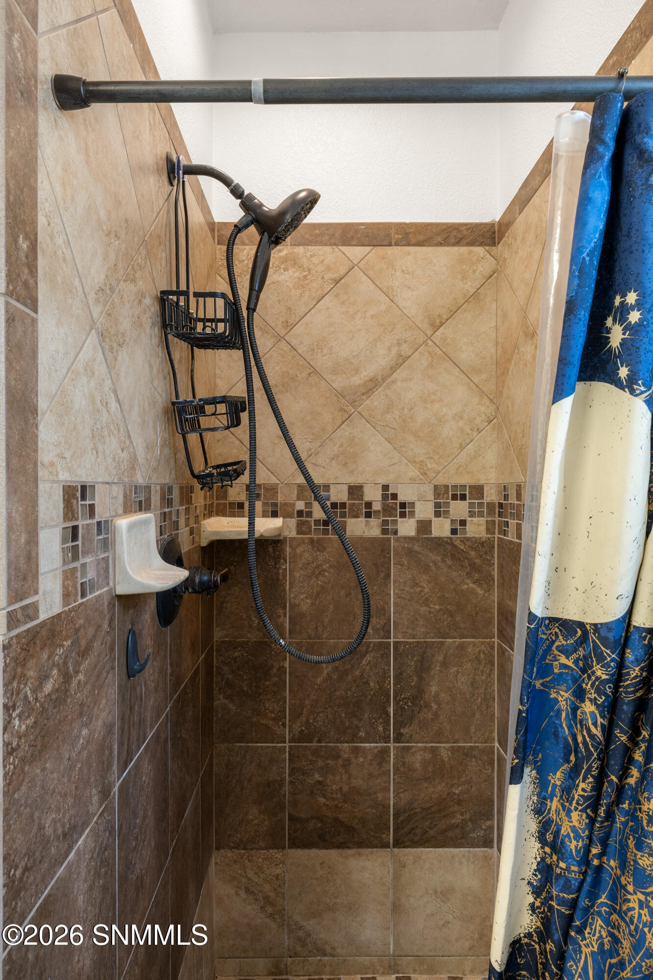 3823-Imperial-MLS-Camera-Guy-25