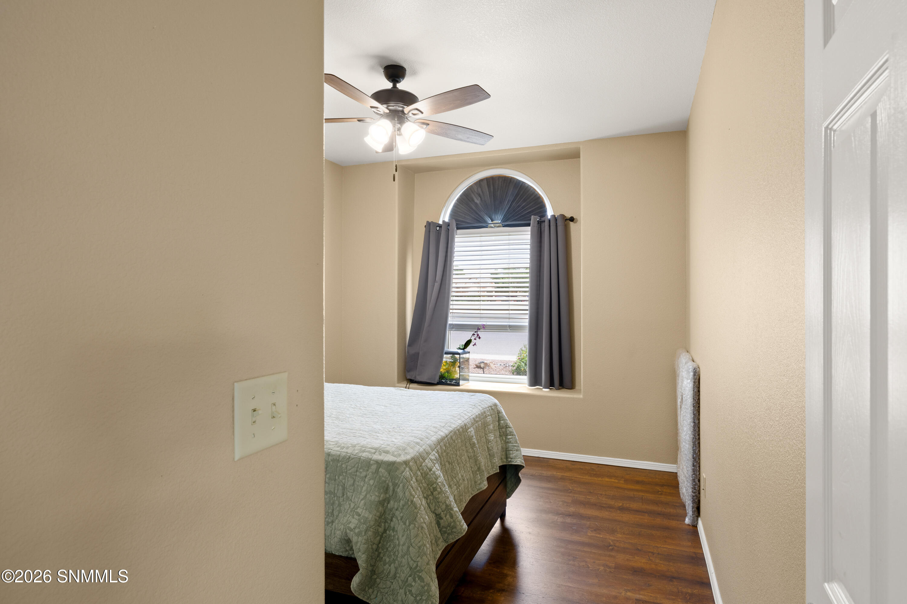 3823-Imperial-MLS-Camera-Guy-11