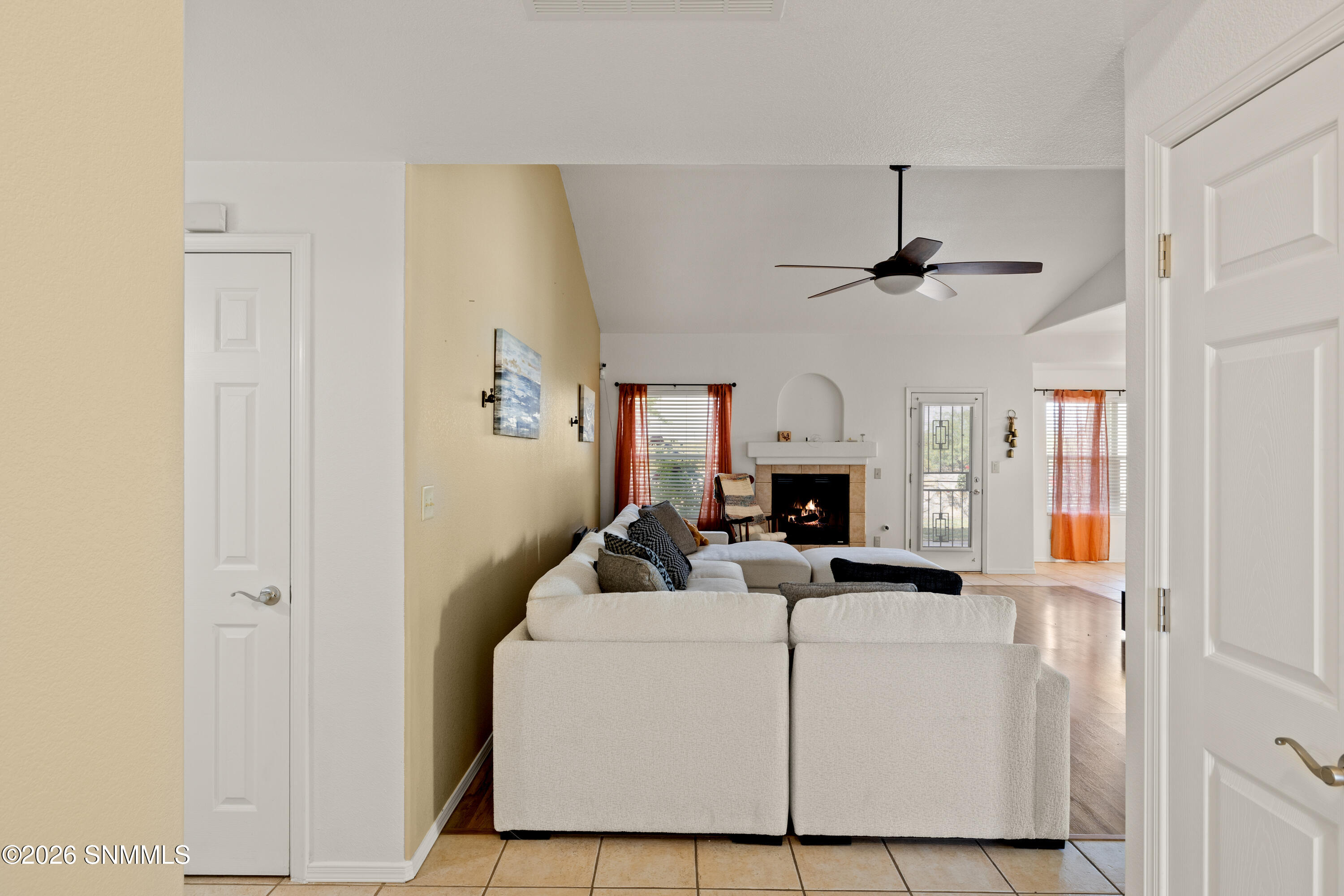 3823-Imperial-MLS-Camera-Guy-4