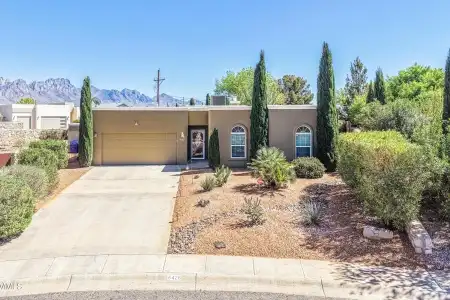 6426 Serrano Drive, Las Cruces, New Mexico 88012, 3 Bedrooms Bedrooms, ,2 BathroomsBathrooms,Residential,For Sale,Serrano,2600995