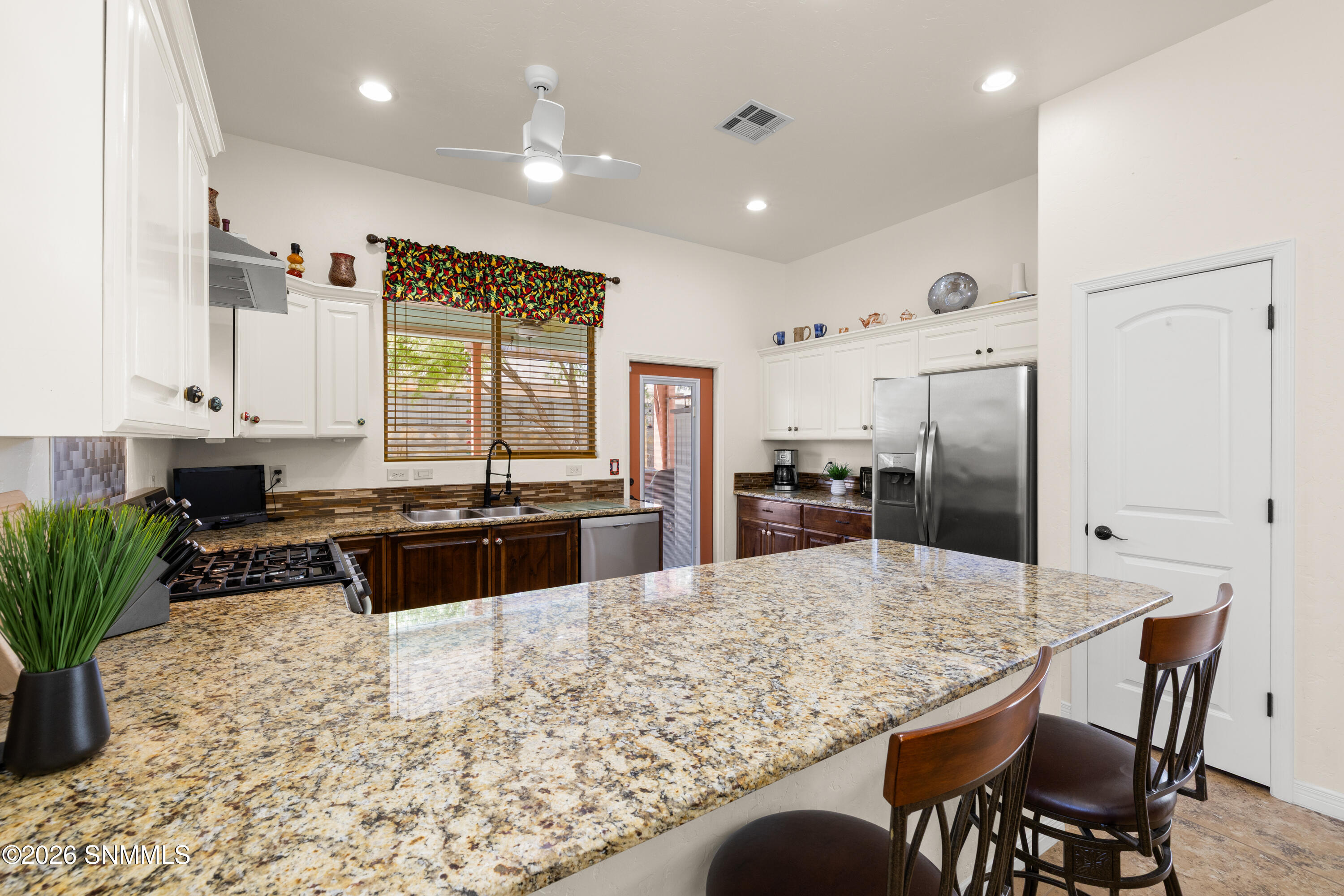 1150-Old West-MLS-Camera-Guy-11