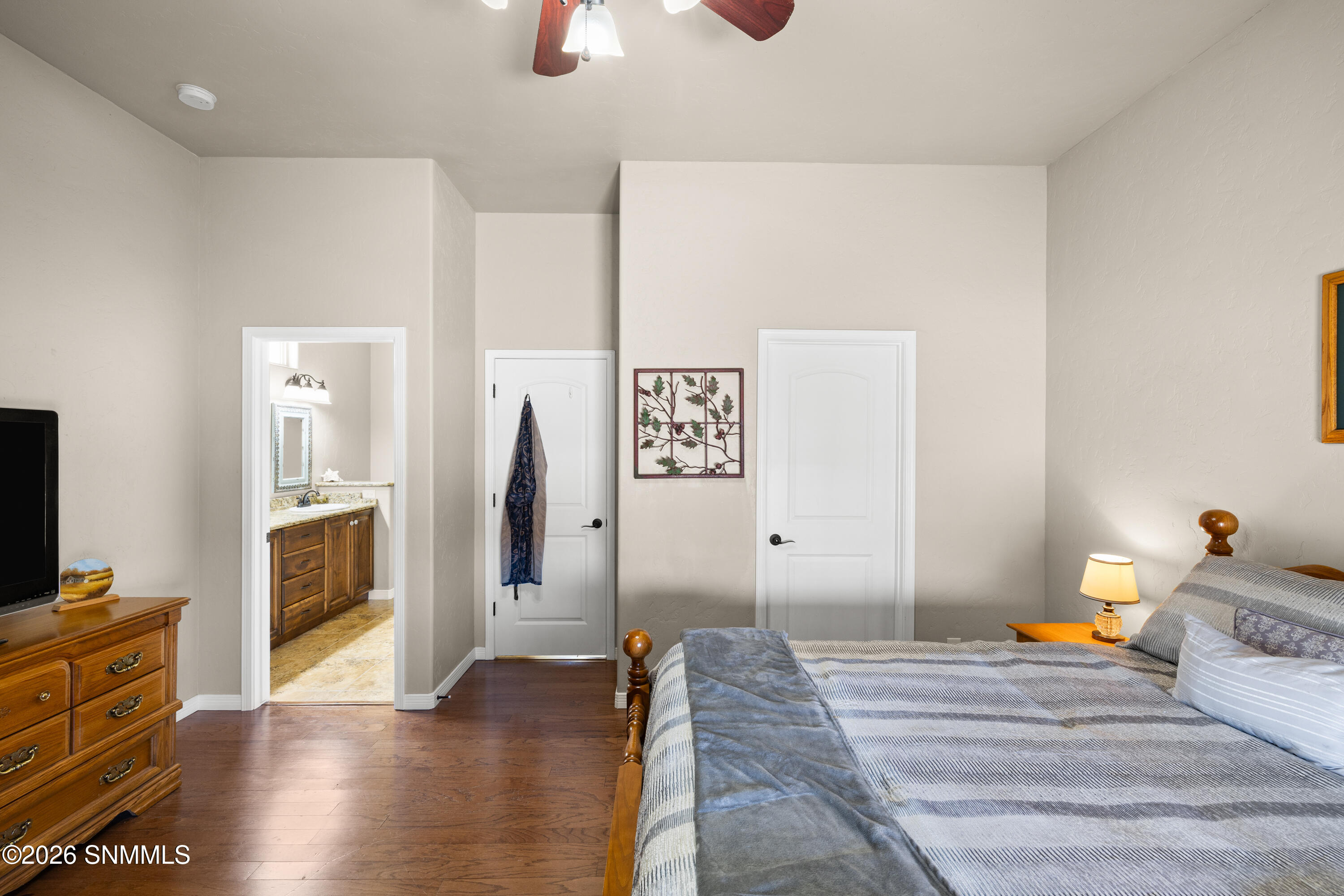 1150-Old West-MLS-Camera-Guy-16