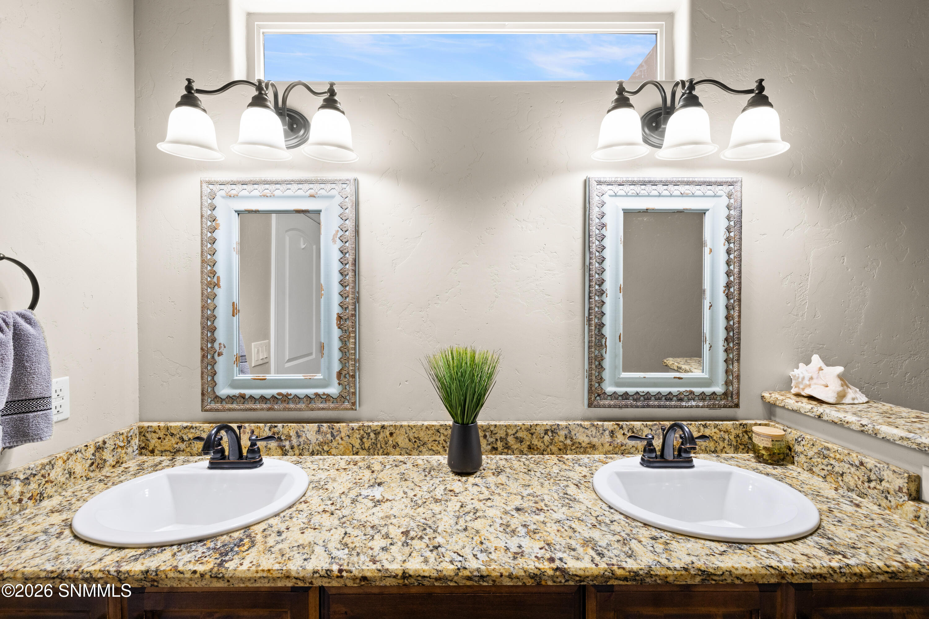 1150-Old West-MLS-Camera-Guy-19